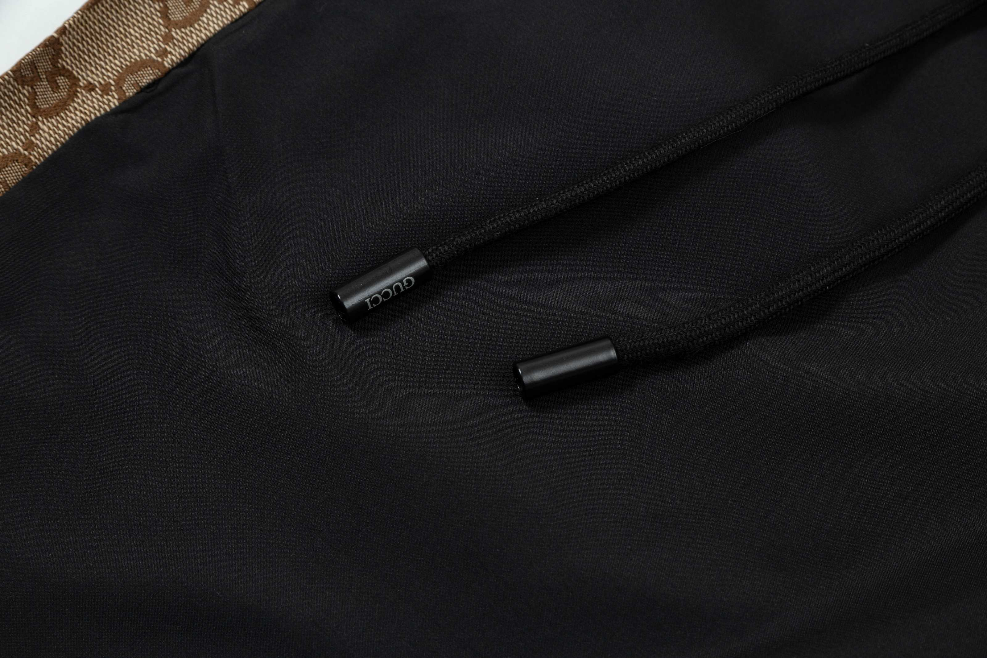 【GUCCI  公式旗艦店】グッチ ショートパンツご好評に付き再入荷！250224