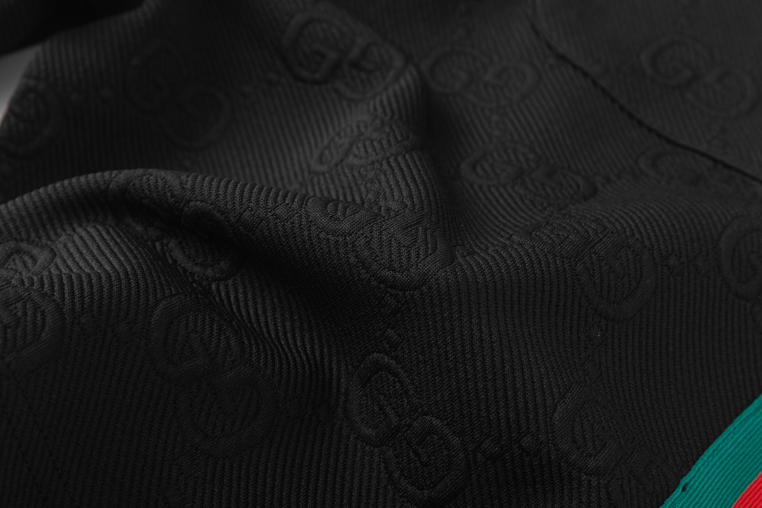 【GUCCI  公式旗艦店】グッチ  ショートパンツご好評に付き再入荷！250224