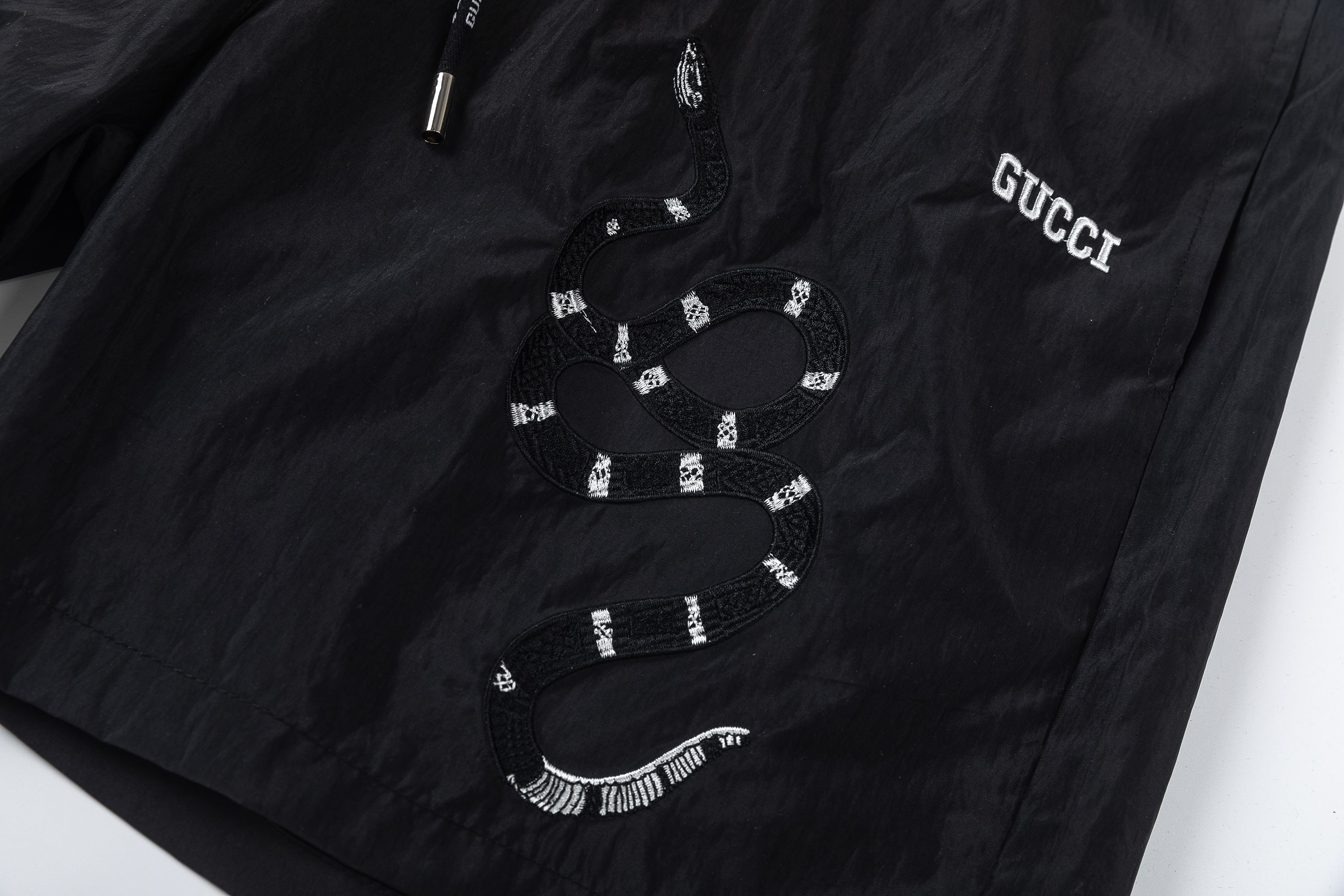 【GUCCI  公式旗艦店】グッチ  ショートパンツご好評に付き再入荷！250224