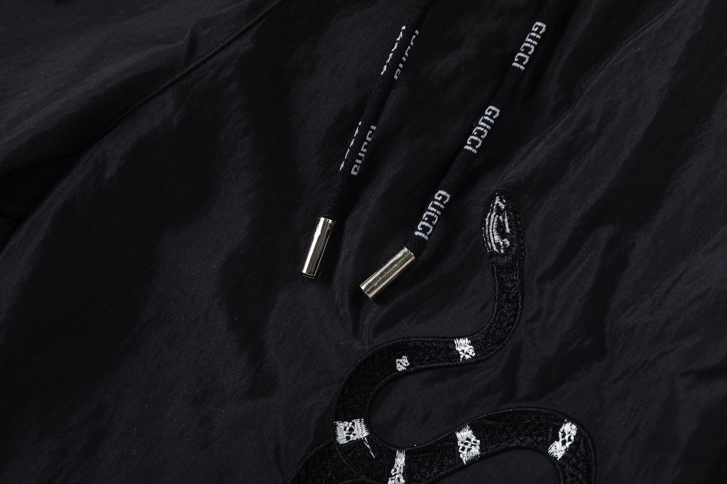 【GUCCI  公式旗艦店】グッチ  ショートパンツご好評に付き再入荷！250224