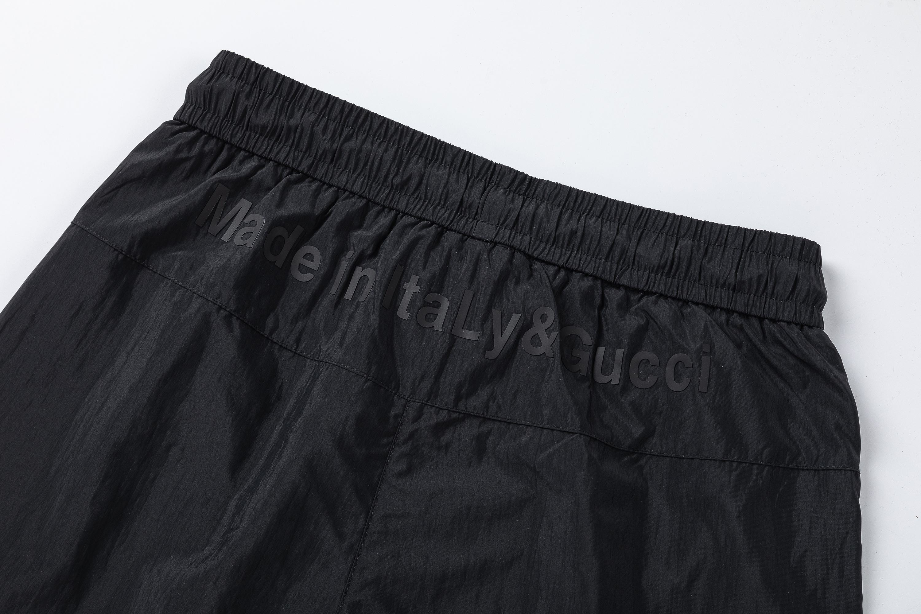 【GUCCI  公式旗艦店】グッチ  ショートパンツご好評に付き再入荷！250224