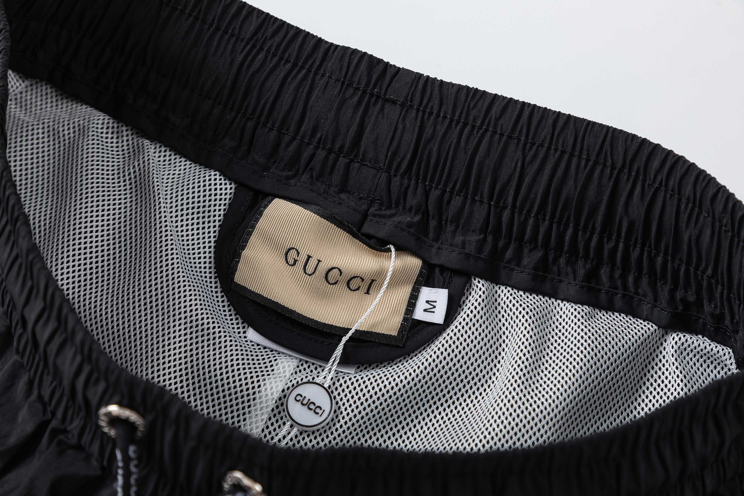 【GUCCI  公式旗艦店】グッチ  ショートパンツご好評に付き再入荷！250224