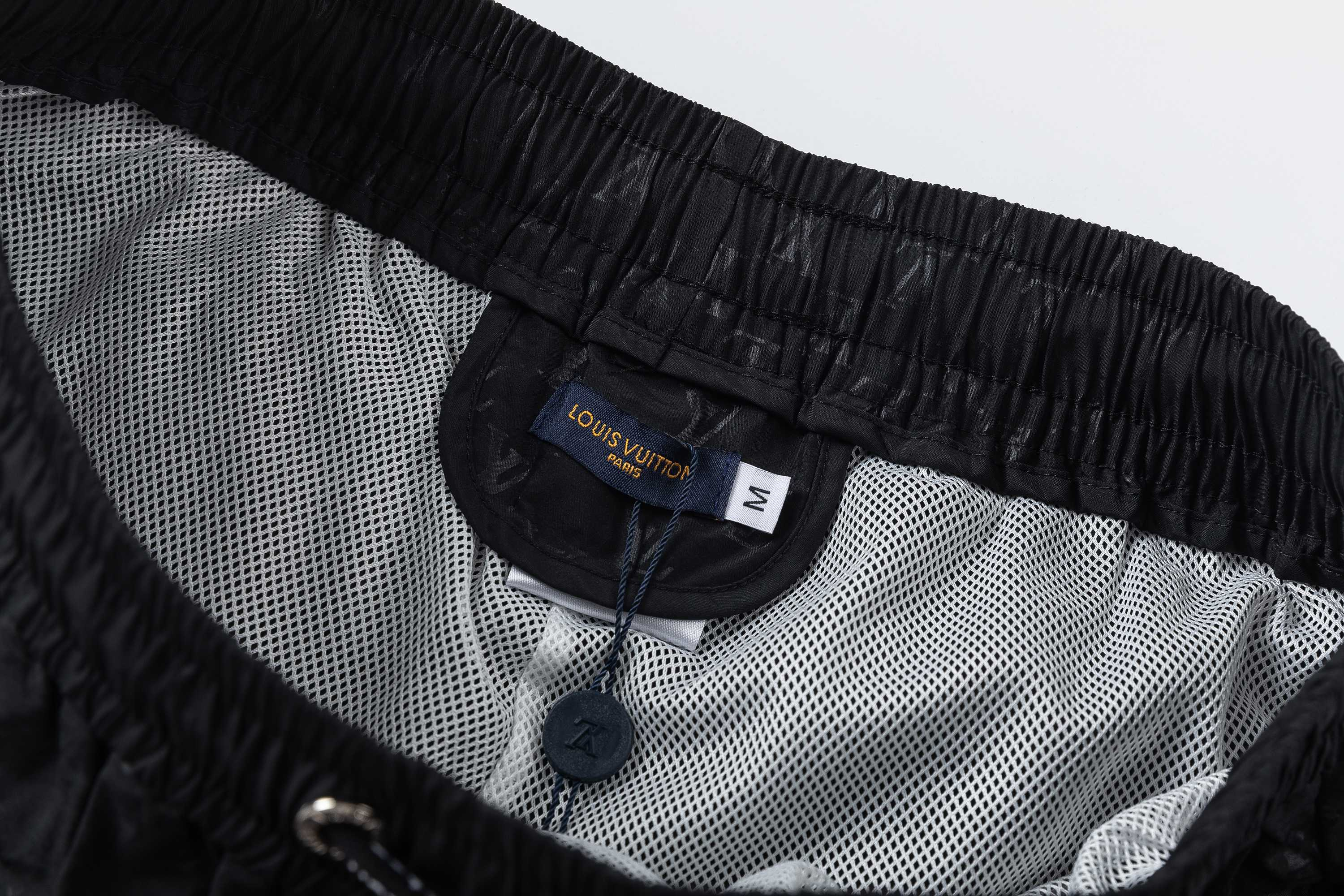 【LOUIS VUITTON  公式旗艦店】ルイヴィトン   ショートパンツご好評に付き再入荷！250224