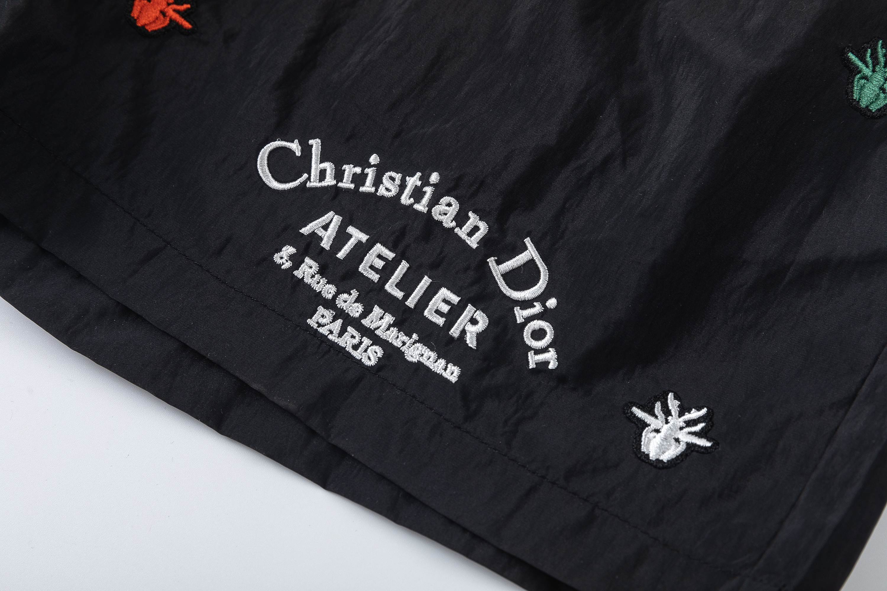 【DIOR  公式旗艦店】ディオール ショートパンツご好評に付き再入荷！250225