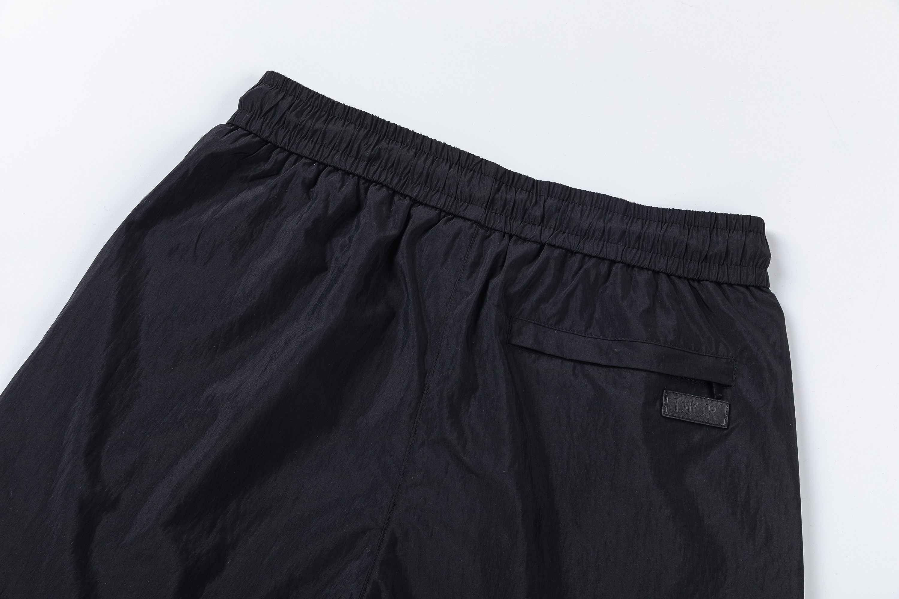 【DIOR  公式旗艦店】ディオール ショートパンツご好評に付き再入荷！250225