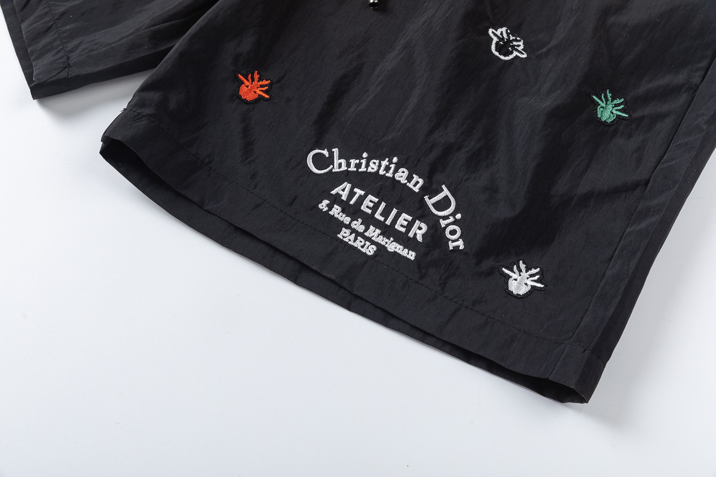 【DIOR  公式旗艦店】ディオール ショートパンツご好評に付き再入荷！250225