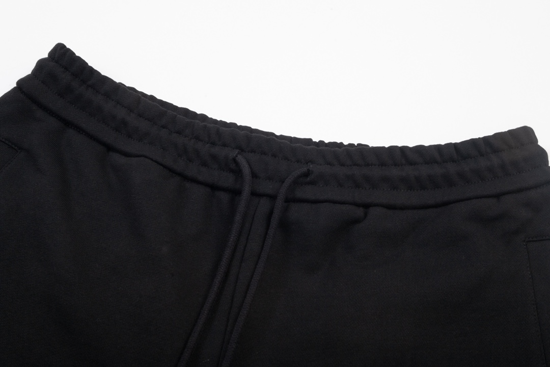 【DIOR  公式旗艦店】ディオール  ショートパンツご好評に付き再入荷！250224