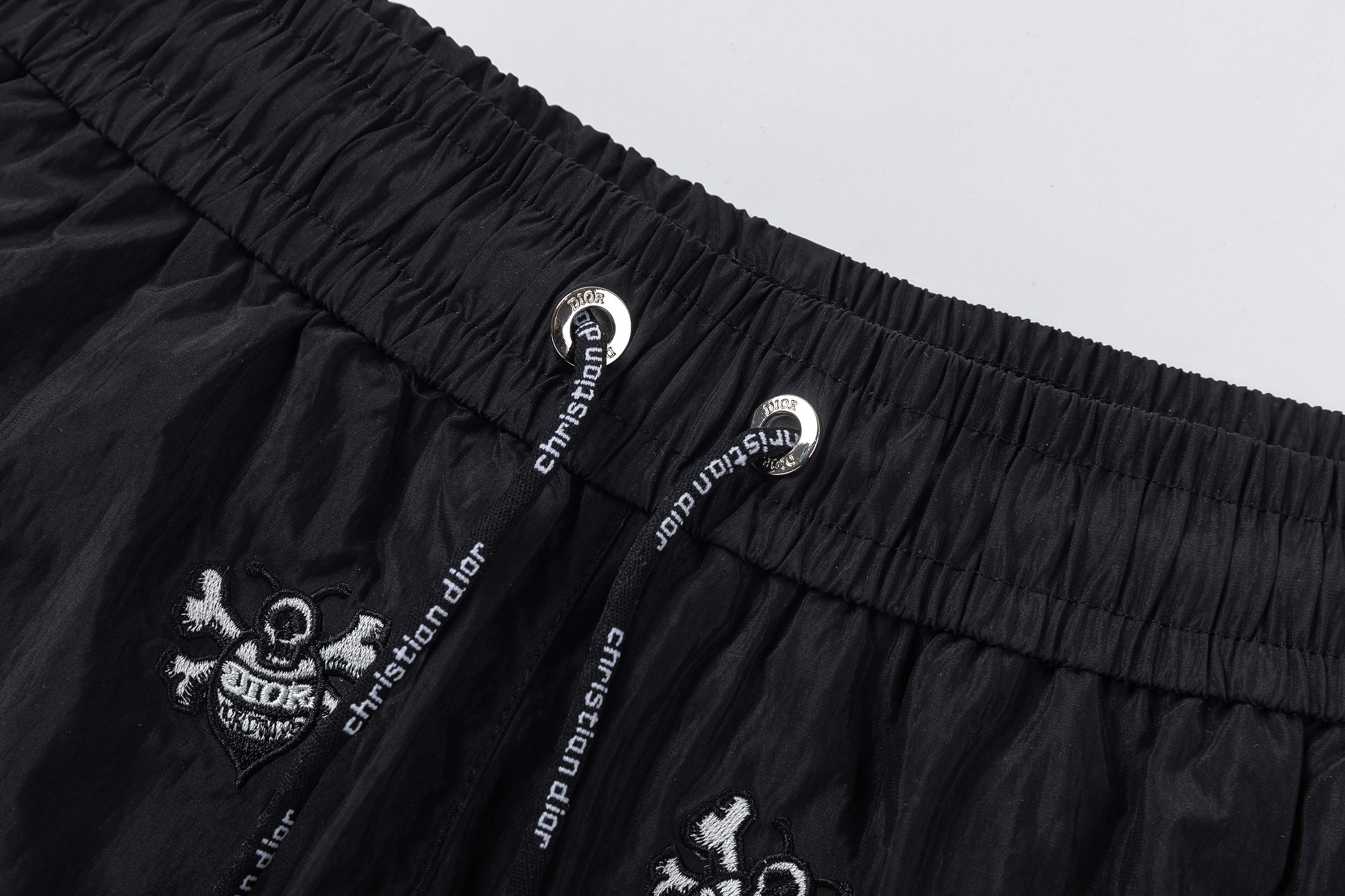 【DIOR  公式旗艦店】ディオール ショートパンツご好評に付き再入荷！250225