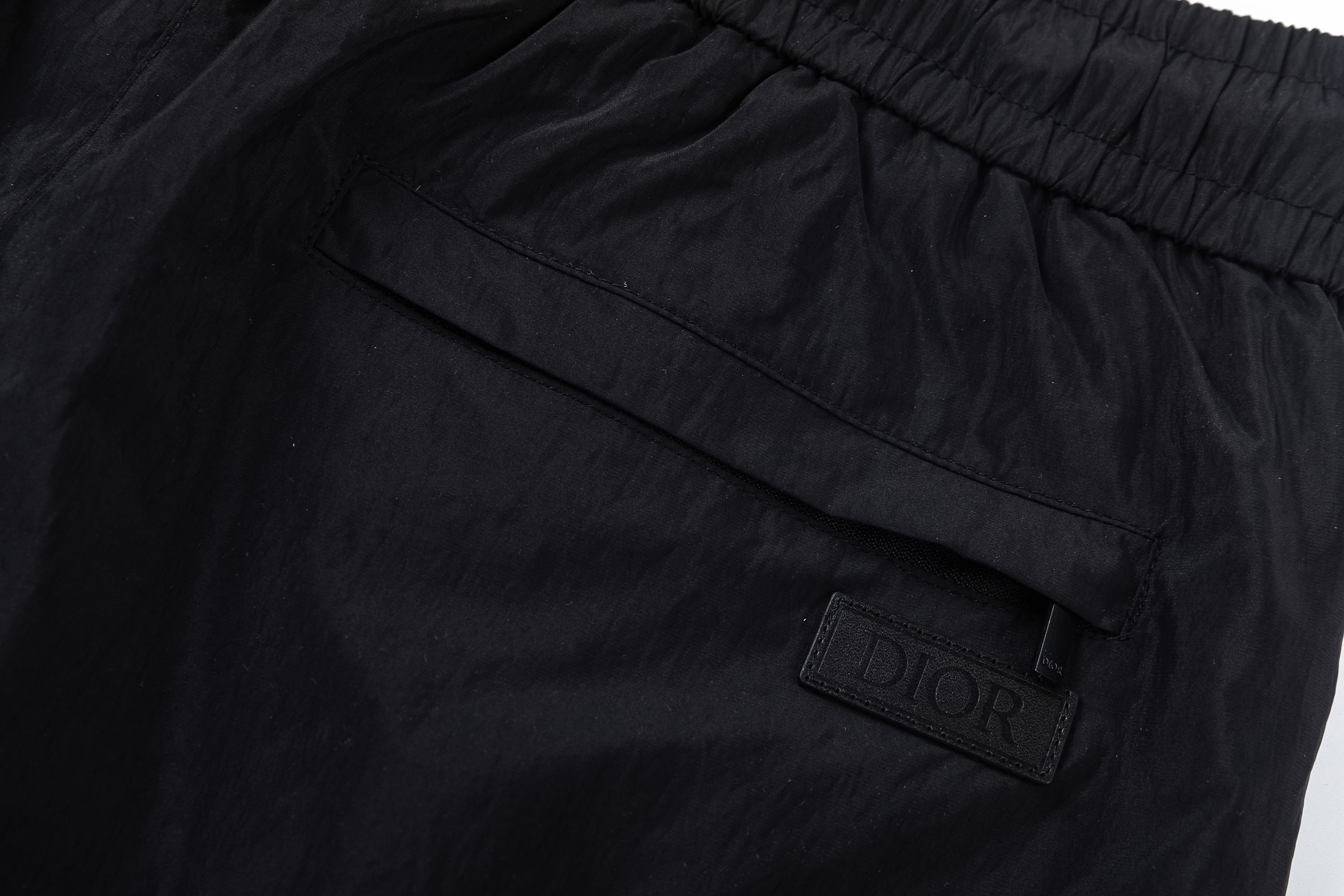 【DIOR  公式旗艦店】ディオール ショートパンツご好評に付き再入荷！250225