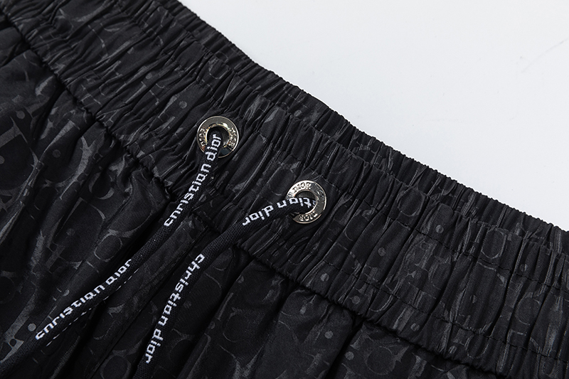 【DIOR  公式旗艦店】ディオール ショートパンツご好評に付き再入荷！250225