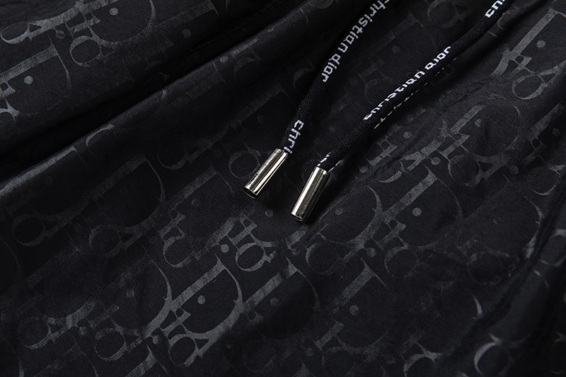 【DIOR  公式旗艦店】ディオール ショートパンツご好評に付き再入荷！250225