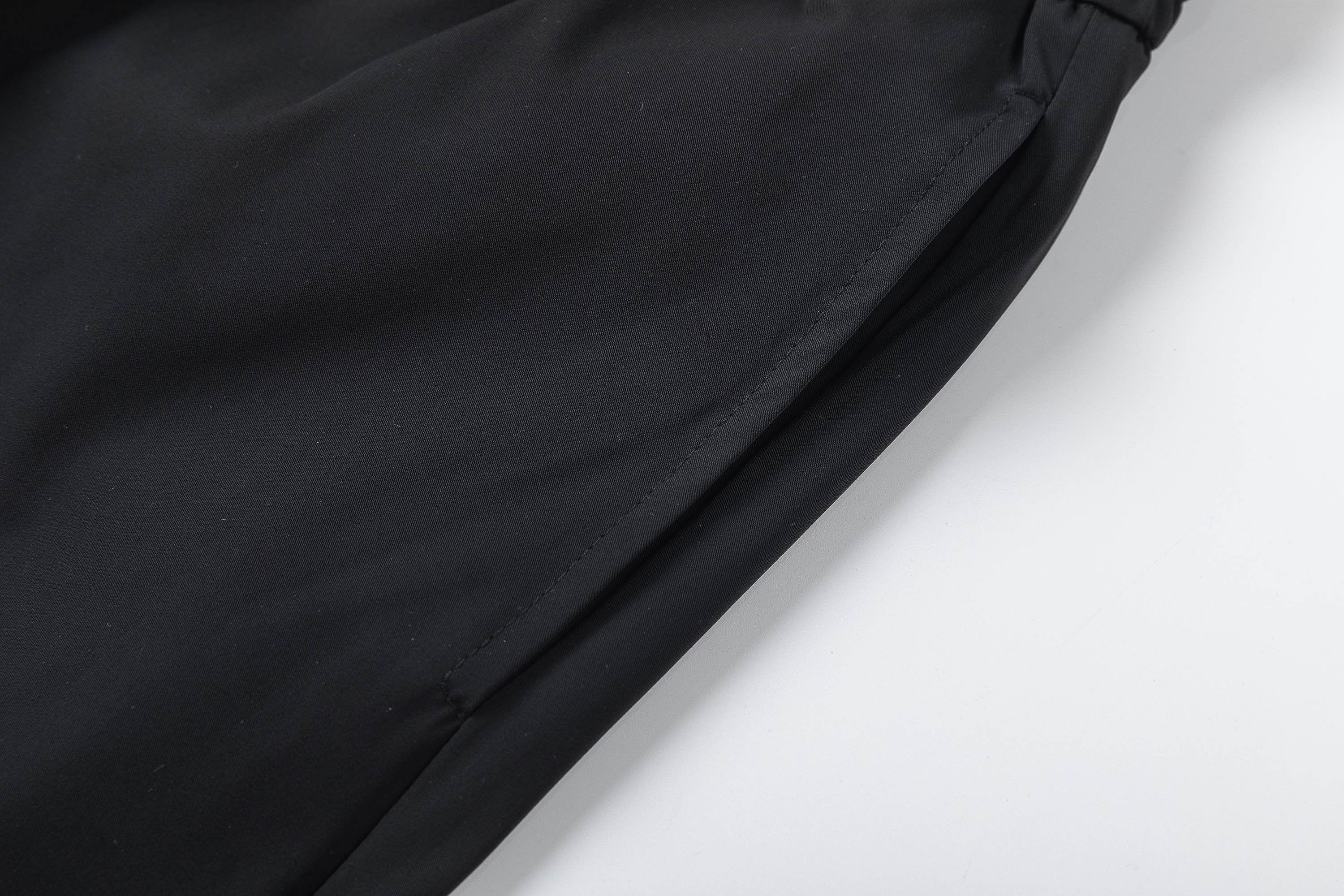 【DIOR  公式旗艦店】ディオール ショートパンツご好評に付き再入荷！250224