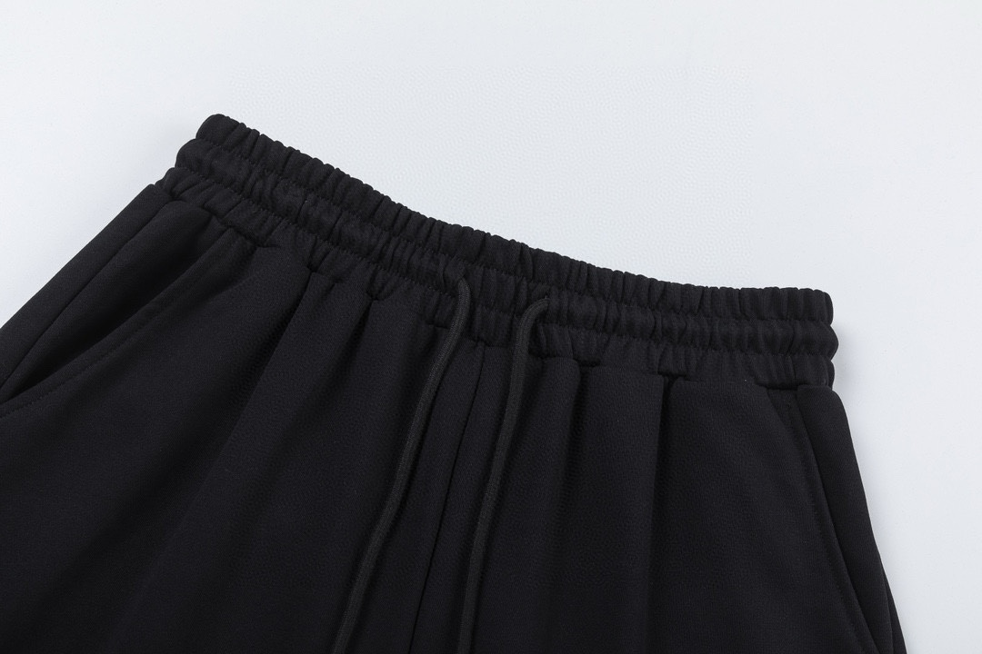 【MONCLER  公式旗艦店】モンクレール   ショートパンツご好評に付き再入荷！250225