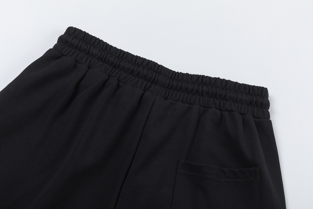 【MONCLER  公式旗艦店】モンクレール   ショートパンツご好評に付き再入荷！250225