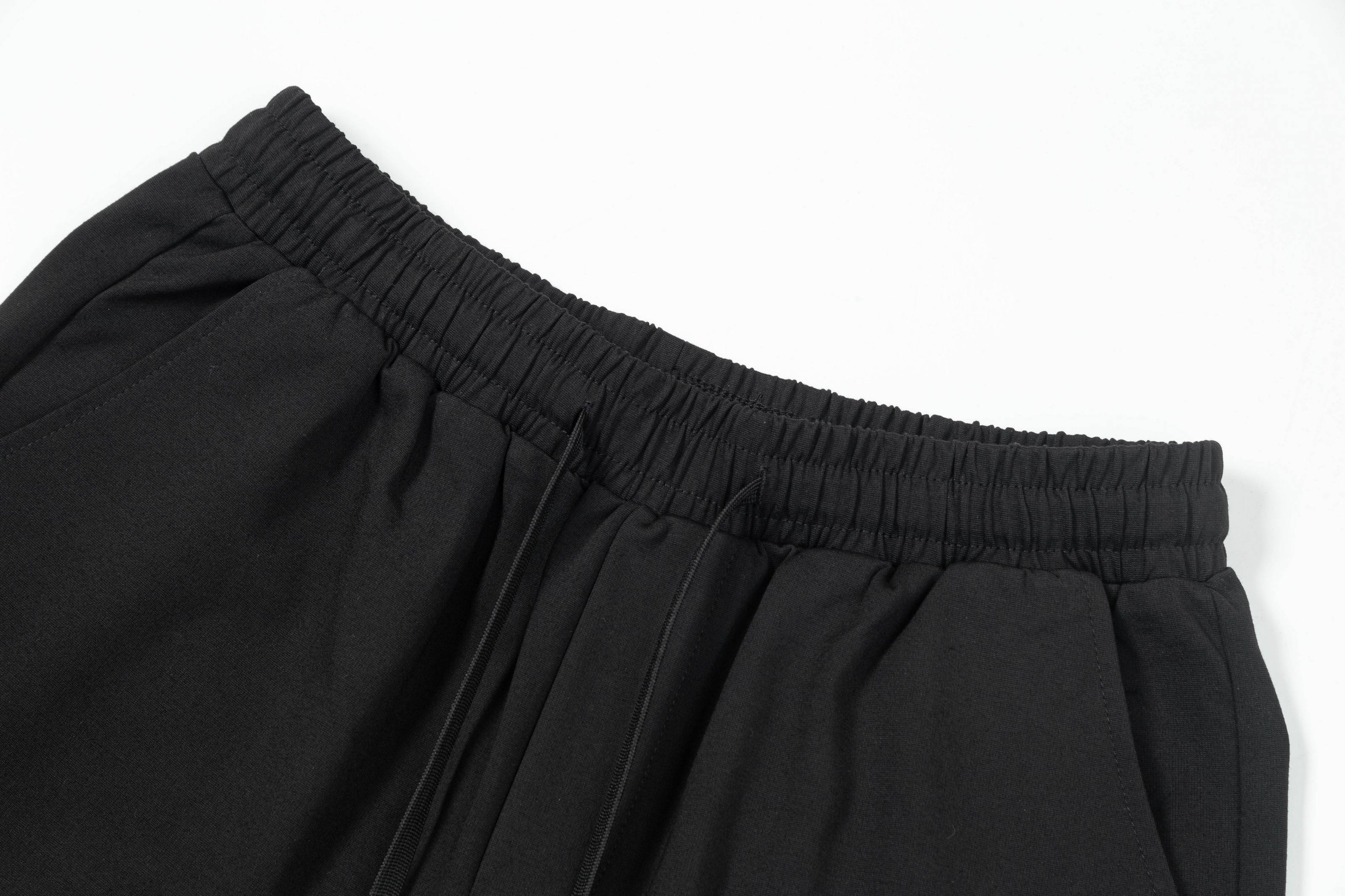 【MONCLER  公式旗艦店】モンクレール   ショートパンツご好評に付き再入荷！250225