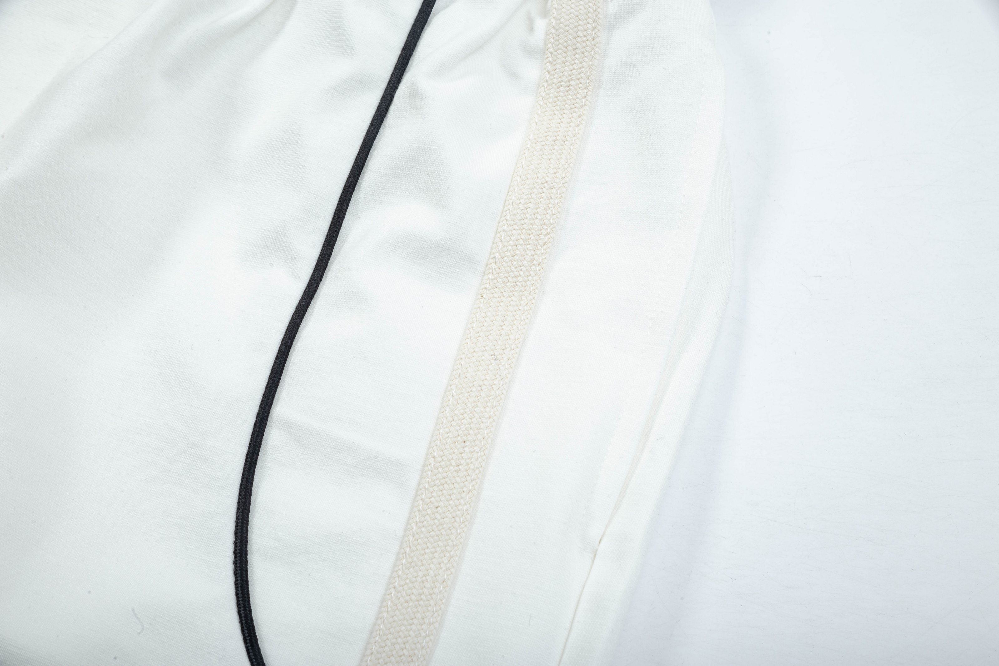 【MONCLER  公式旗艦店】モンクレール   ショートパンツご好評に付き再入荷！250225