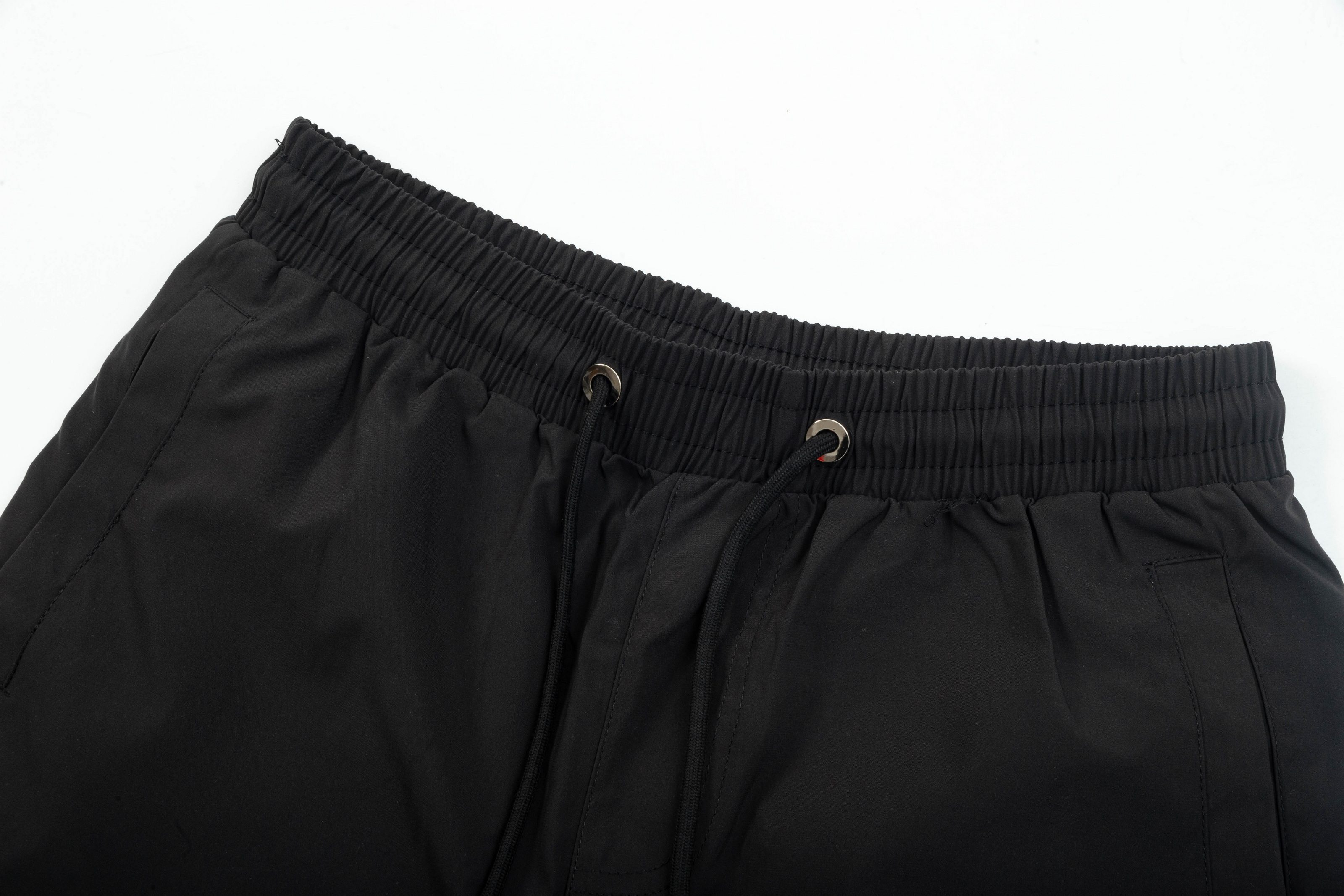 【MONCLER  公式旗艦店】モンクレール   ショートパンツご好評に付き再入荷！250225