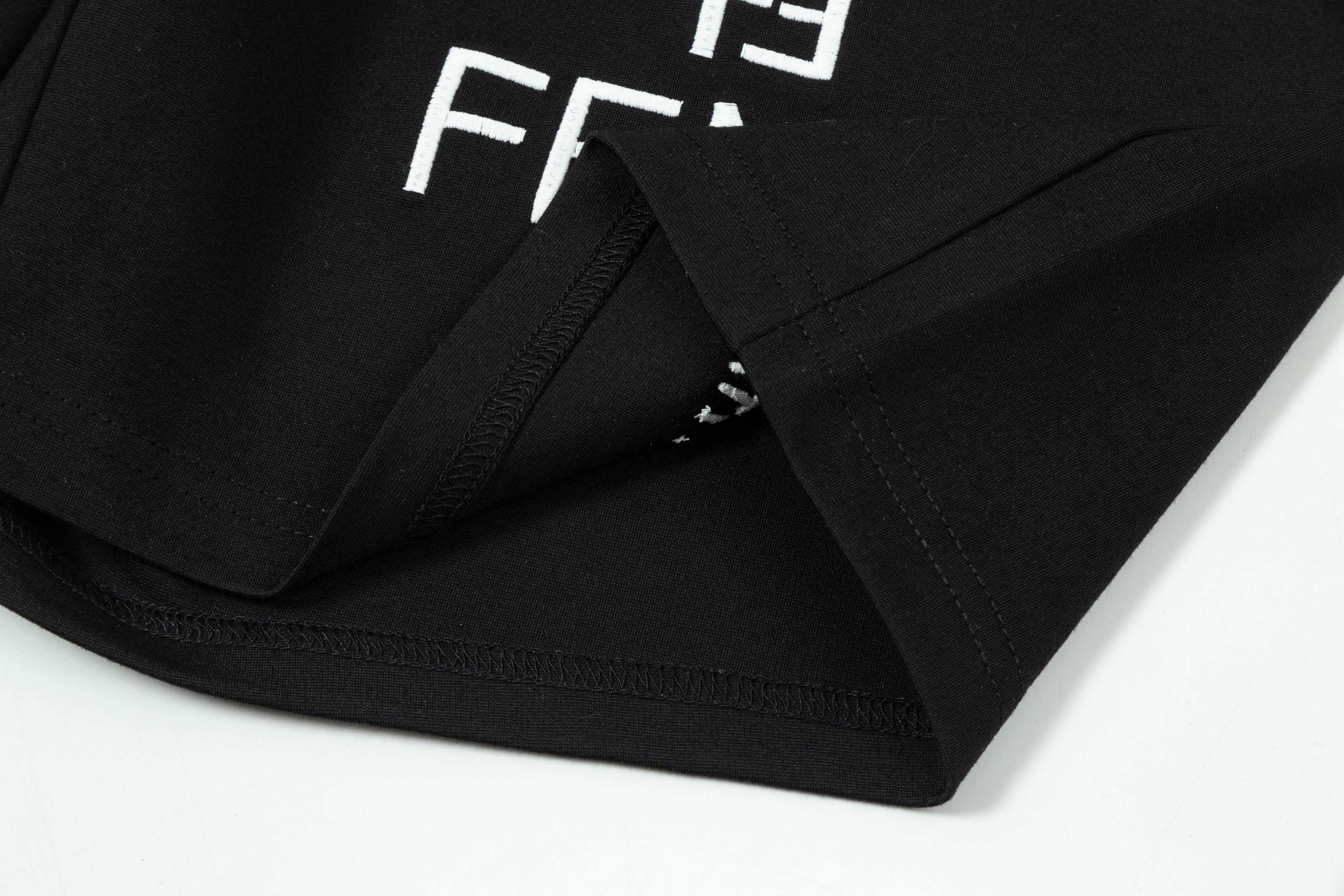 【FENDI  公式旗艦店】フェンディ  ショートパンツご好評に付き再入荷！250226