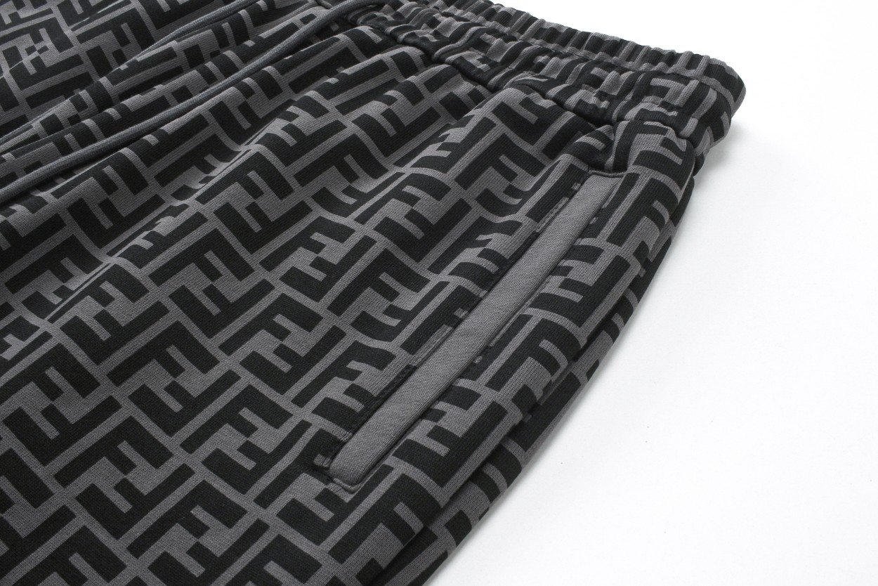 【FENDI  公式旗艦店】フェンディ  ショートパンツご好評に付き再入荷！250225