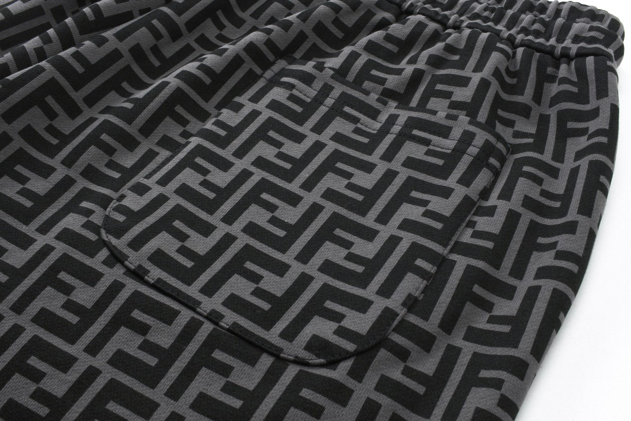 【FENDI  公式旗艦店】フェンディ  ショートパンツご好評に付き再入荷！250225