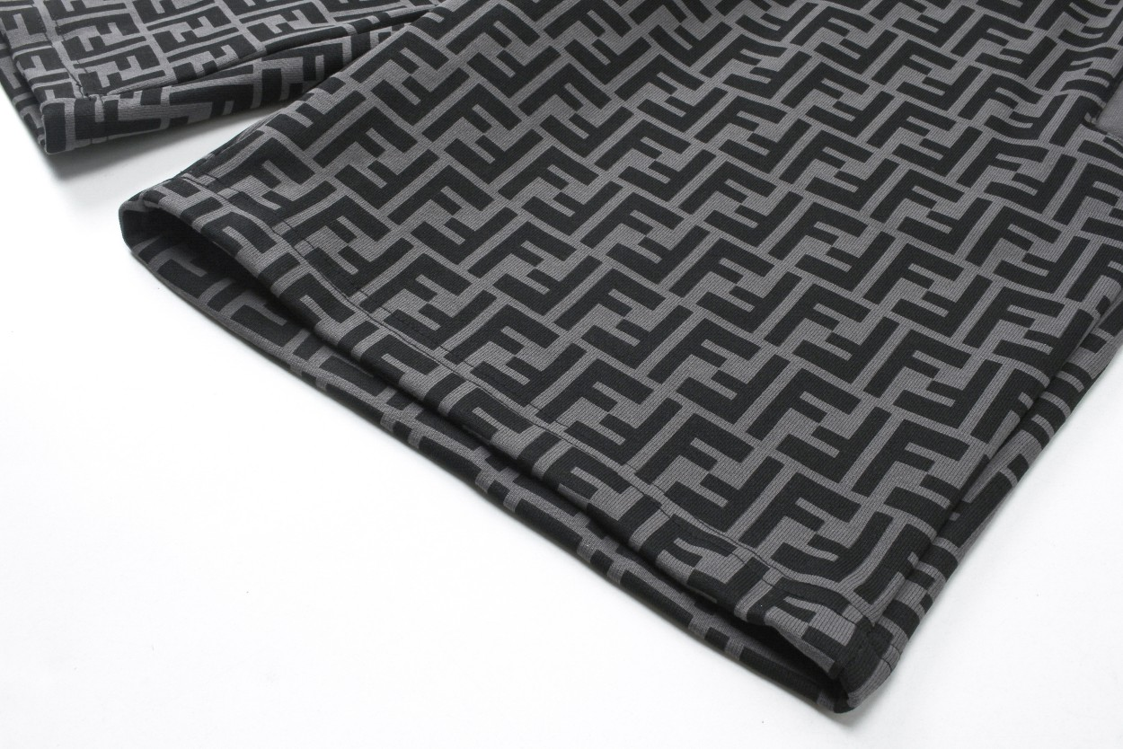 【FENDI  公式旗艦店】フェンディ  ショートパンツご好評に付き再入荷！250225