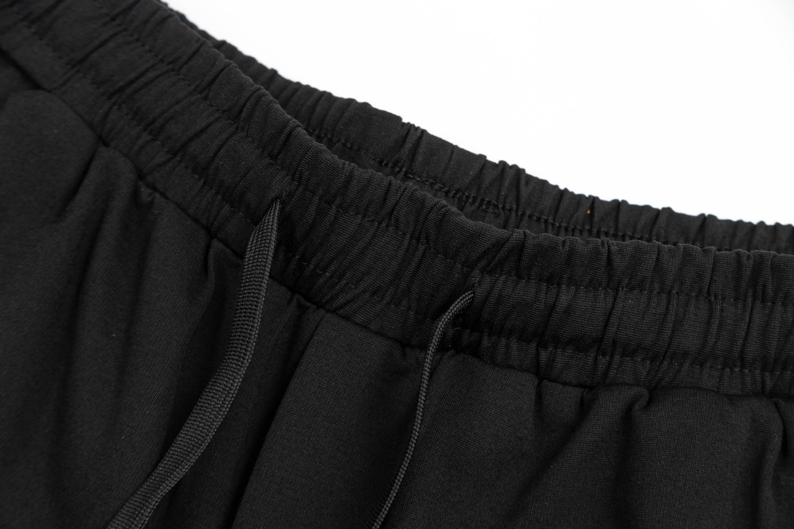 【FENDI  公式旗艦店】フェンディ  ショートパンツご好評に付き再入荷！250226