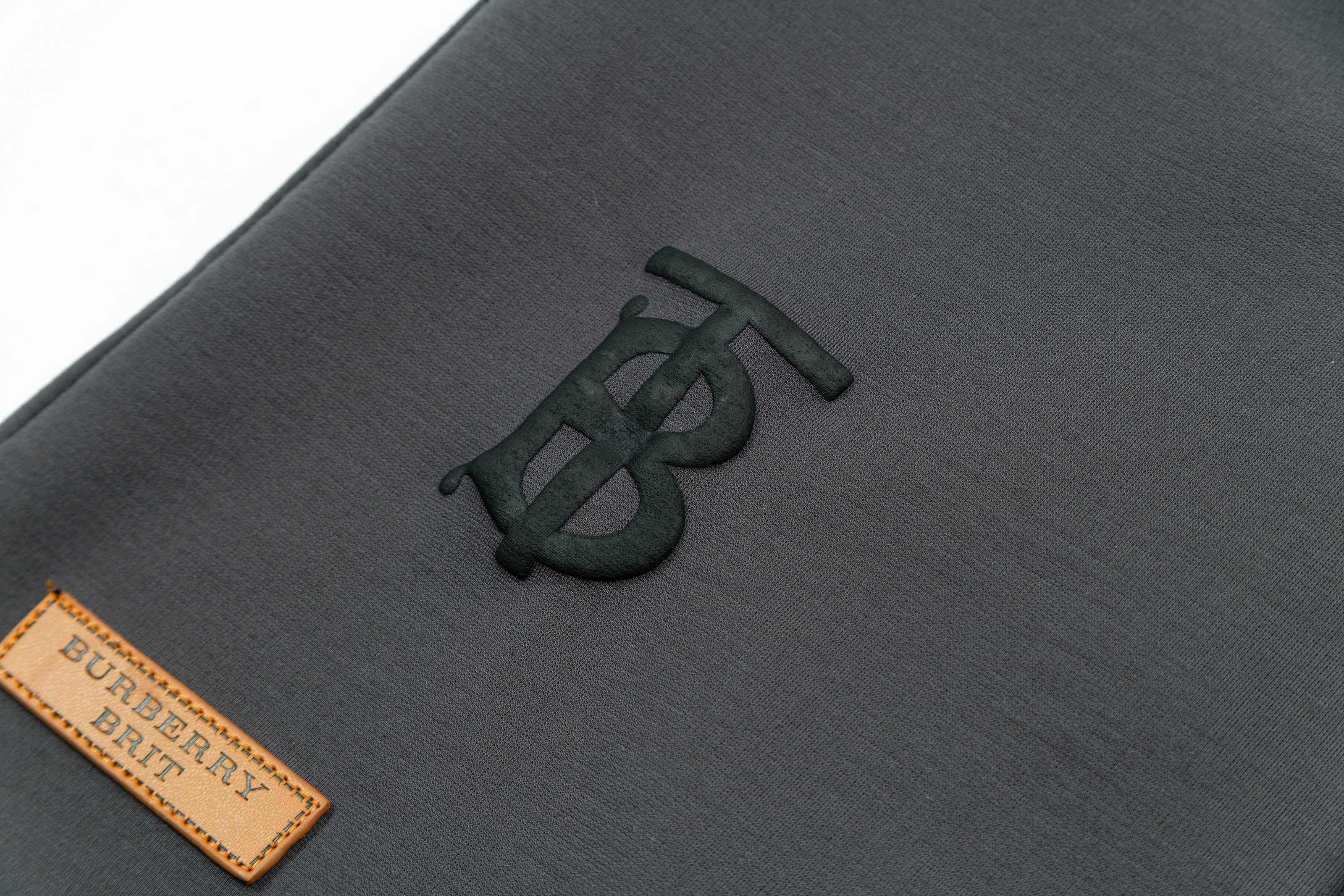 【BURBERRY  公式旗艦店】バーバリー  ショートパンツご好評に付き再入荷！250226