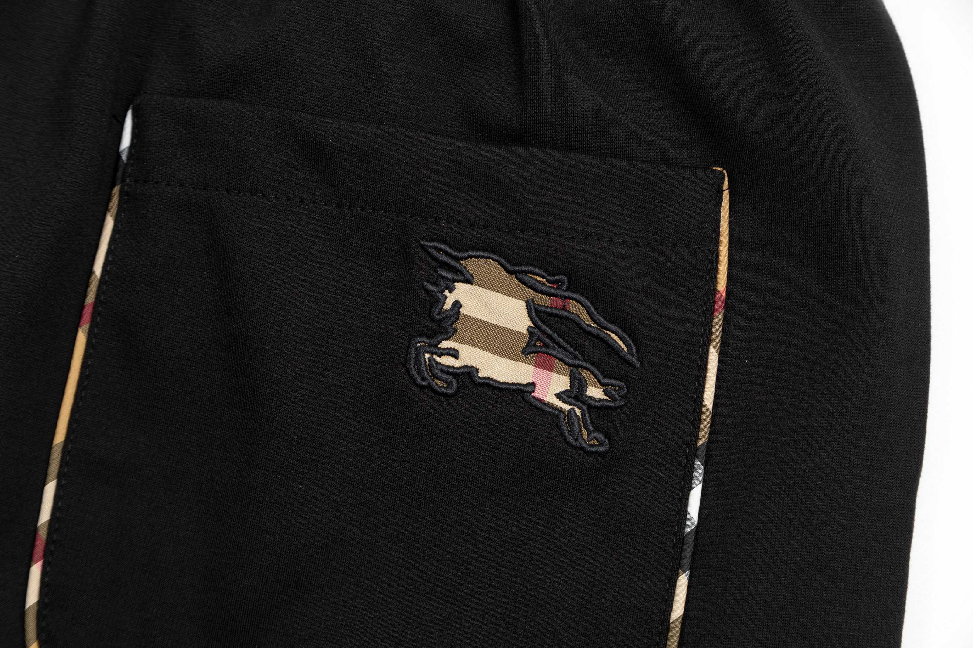 【BURBERRY  公式旗艦店】バーバリー  ショートパンツご好評に付き再入荷！250226