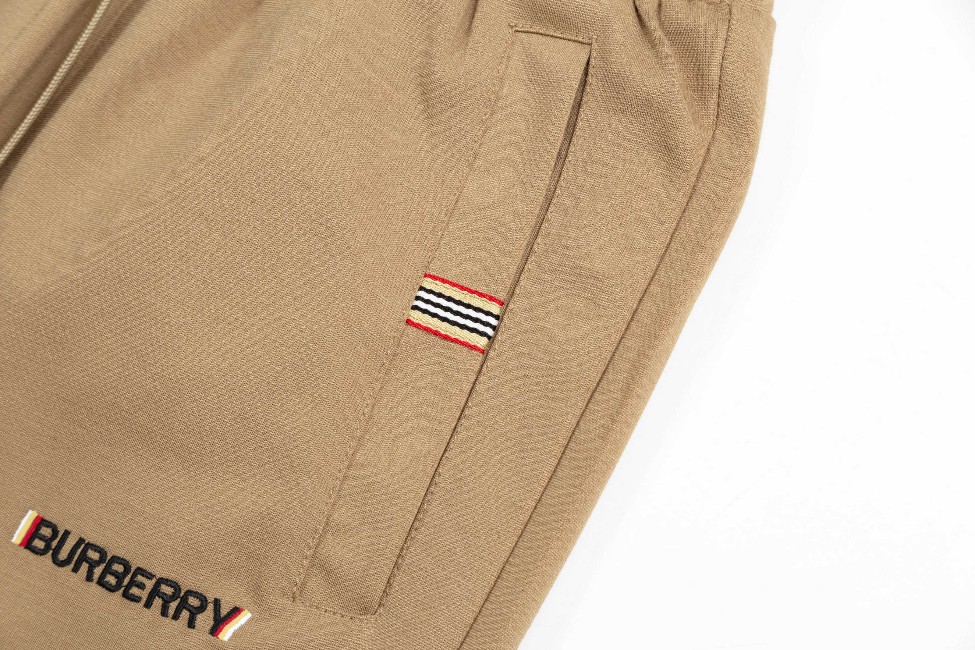 【BURBERRY  公式旗艦店】バーバリー  ショートパンツご好評に付き再入荷！250226