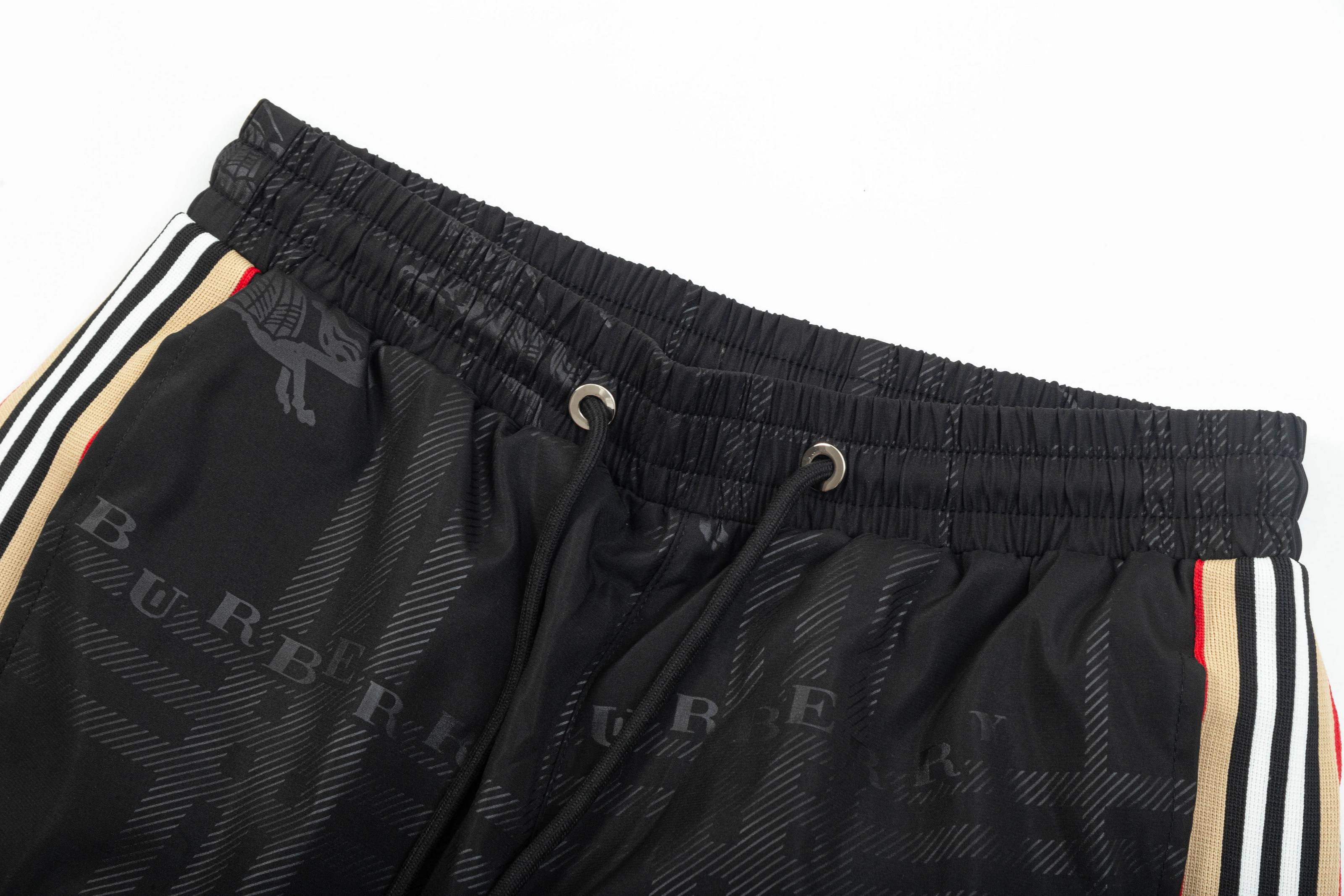 【BURBERRY  公式旗艦店】バーバリー  ショートパンツご好評に付き再入荷！250226