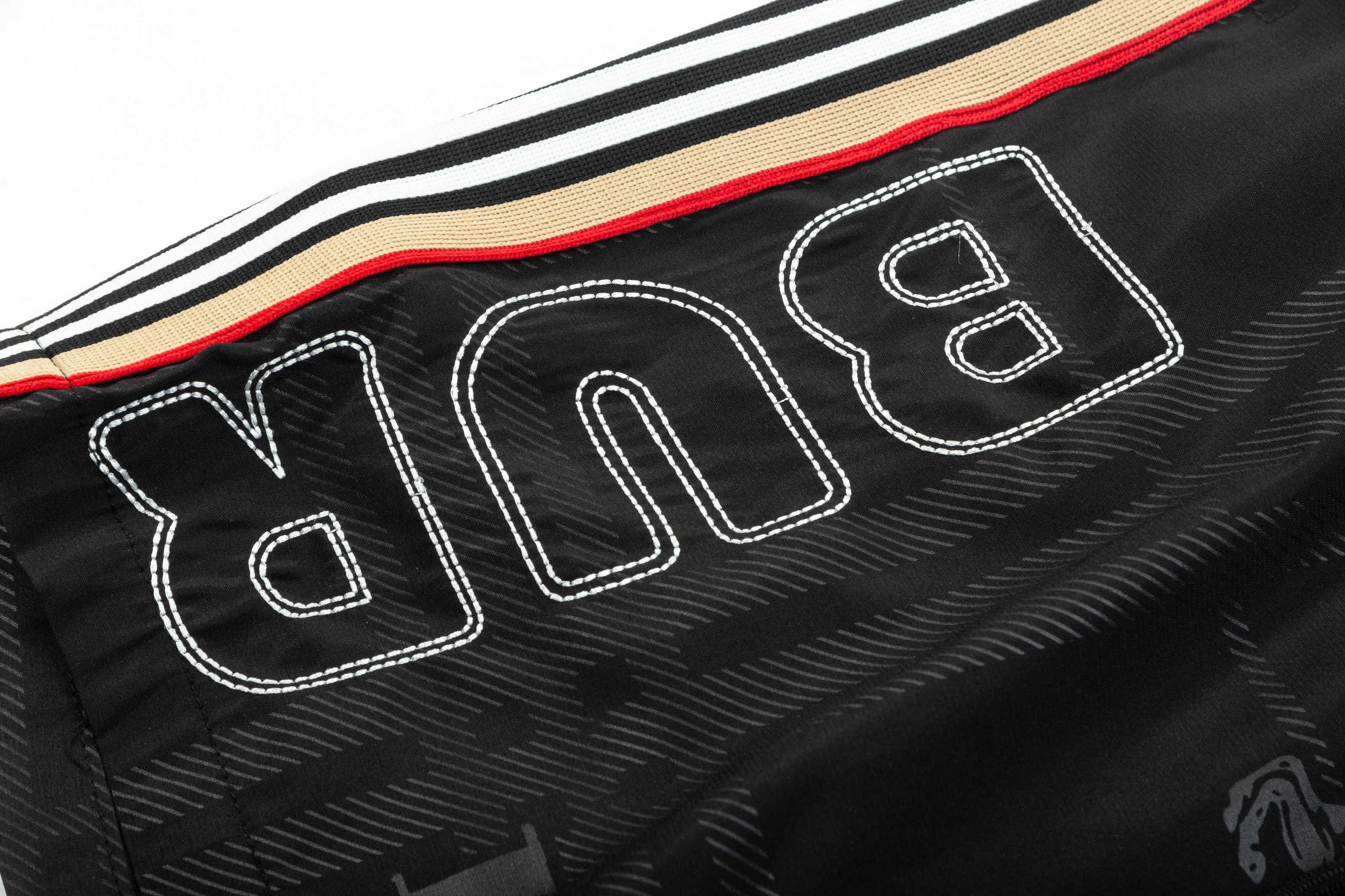 【BURBERRY  公式旗艦店】バーバリー  ショートパンツご好評に付き再入荷！250226