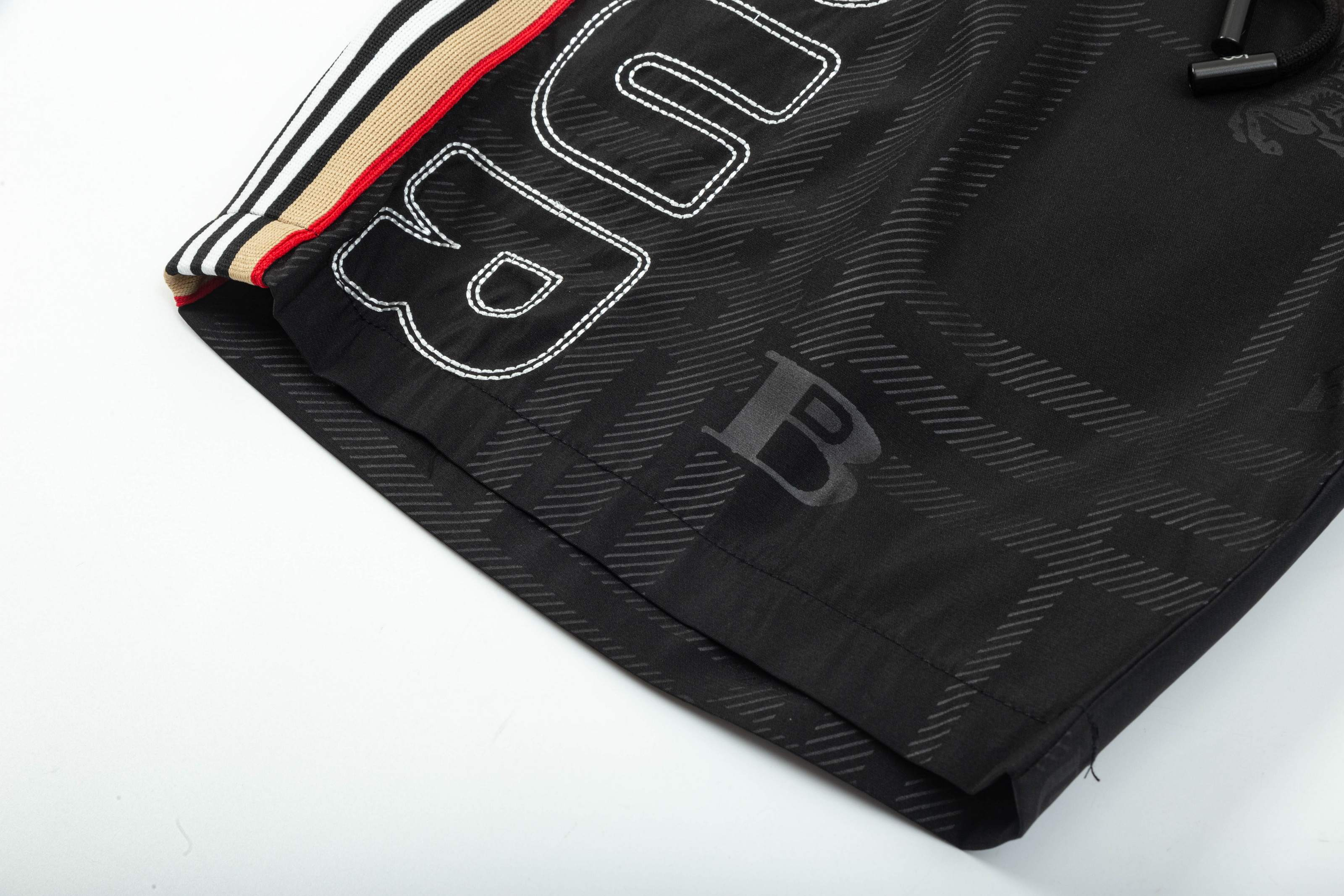 【BURBERRY  公式旗艦店】バーバリー  ショートパンツご好評に付き再入荷！250226