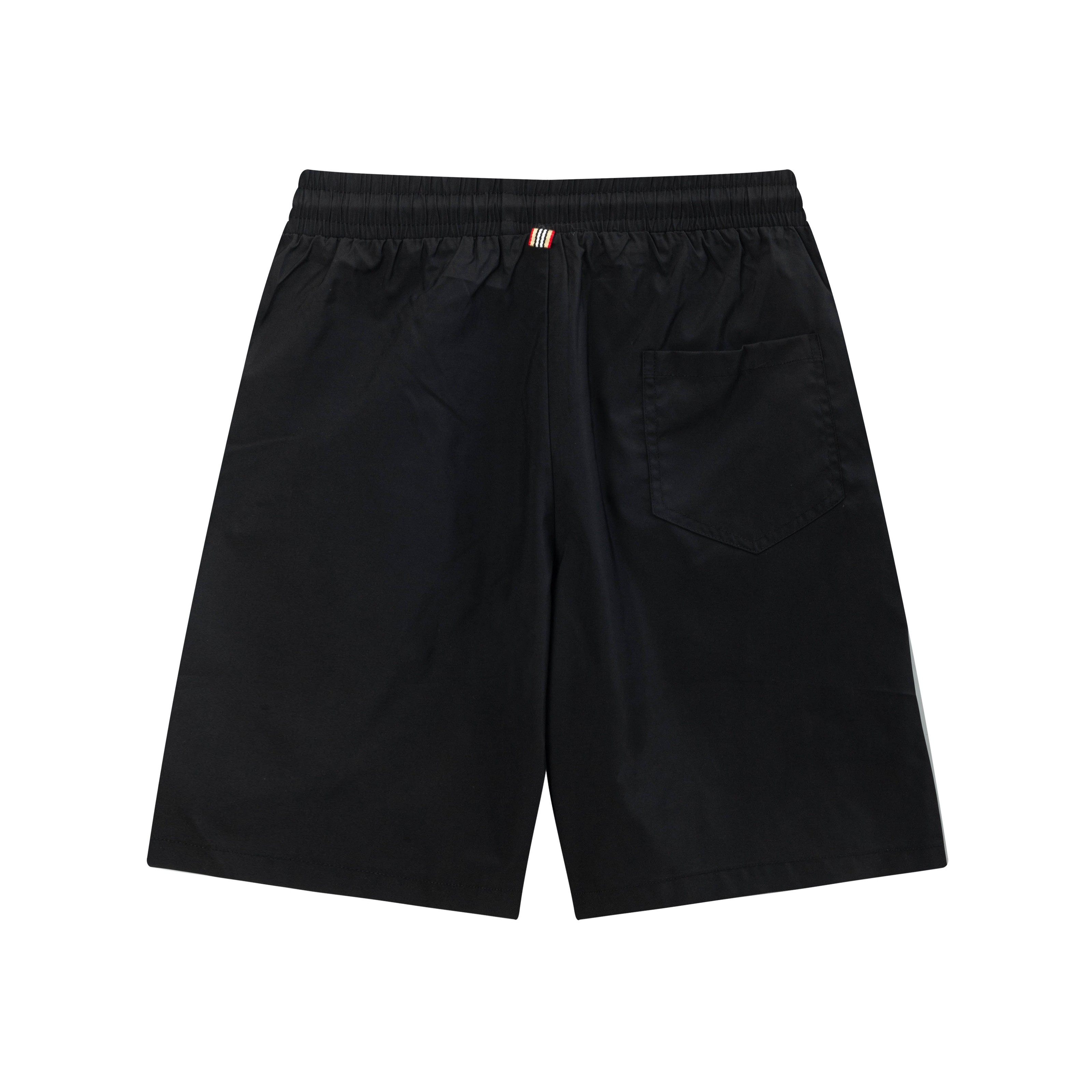 【BURBERRY  公式旗艦店】バーバリー  ショートパンツご好評に付き再入荷！250226