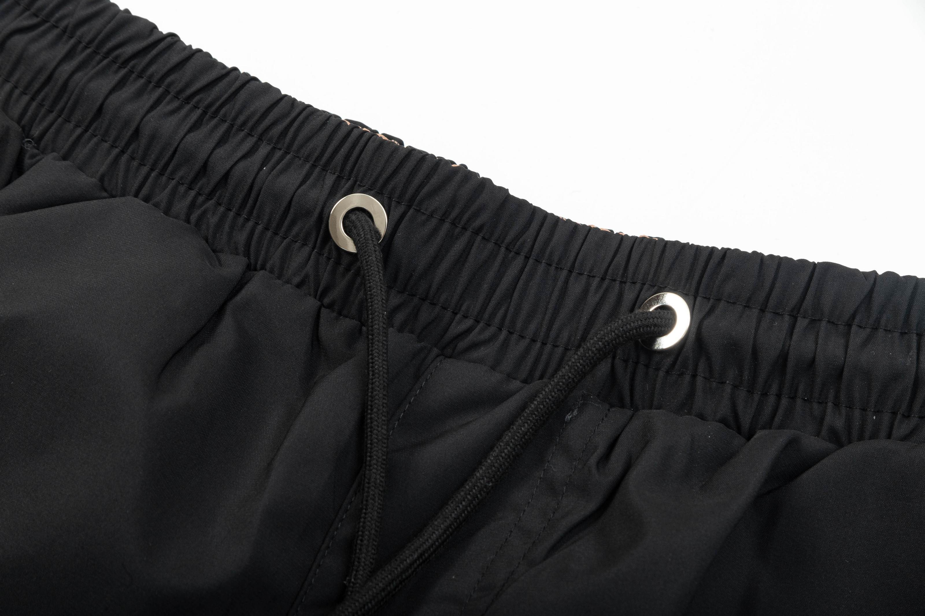 【BURBERRY  公式旗艦店】バーバリー  ショートパンツご好評に付き再入荷！250226