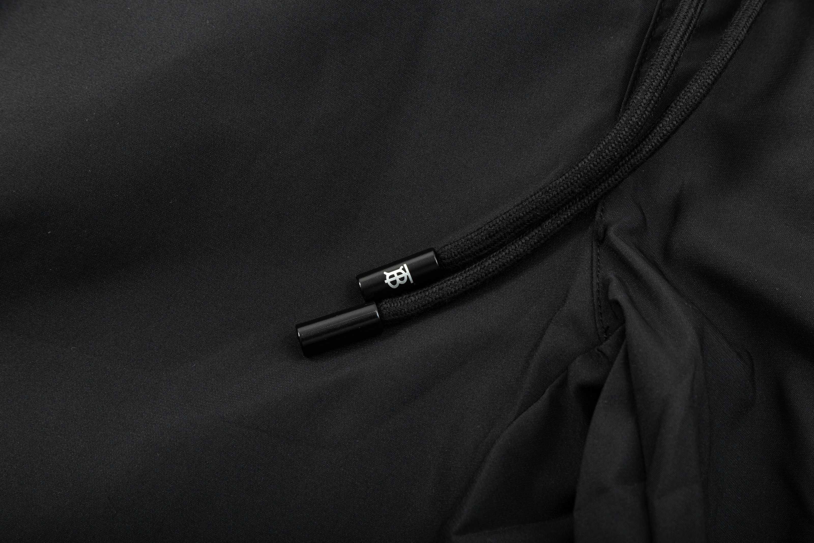 【BURBERRY  公式旗艦店】バーバリー  ショートパンツご好評に付き再入荷！250226