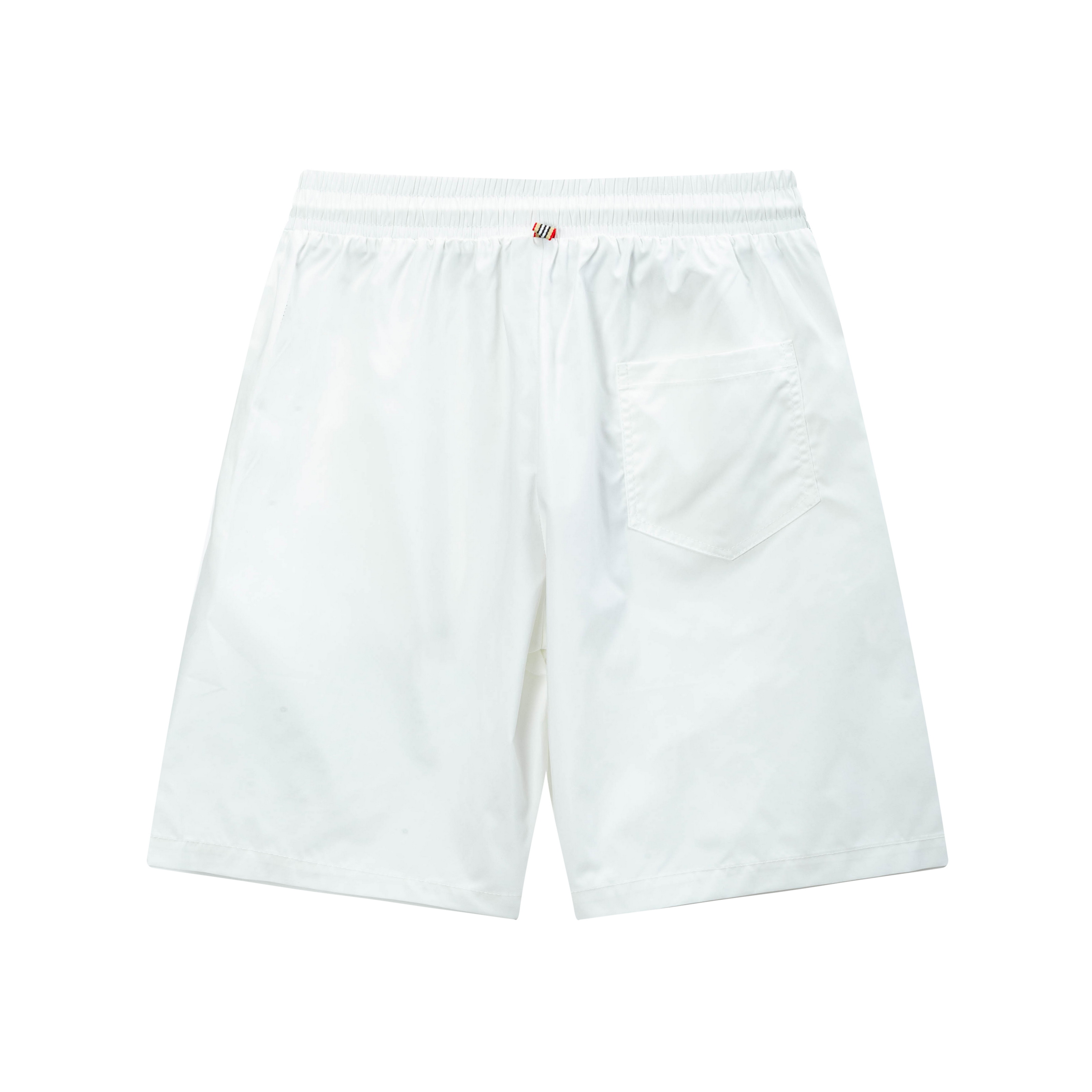 【BURBERRY  公式旗艦店】バーバリー  ショートパンツご好評に付き再入荷！250226