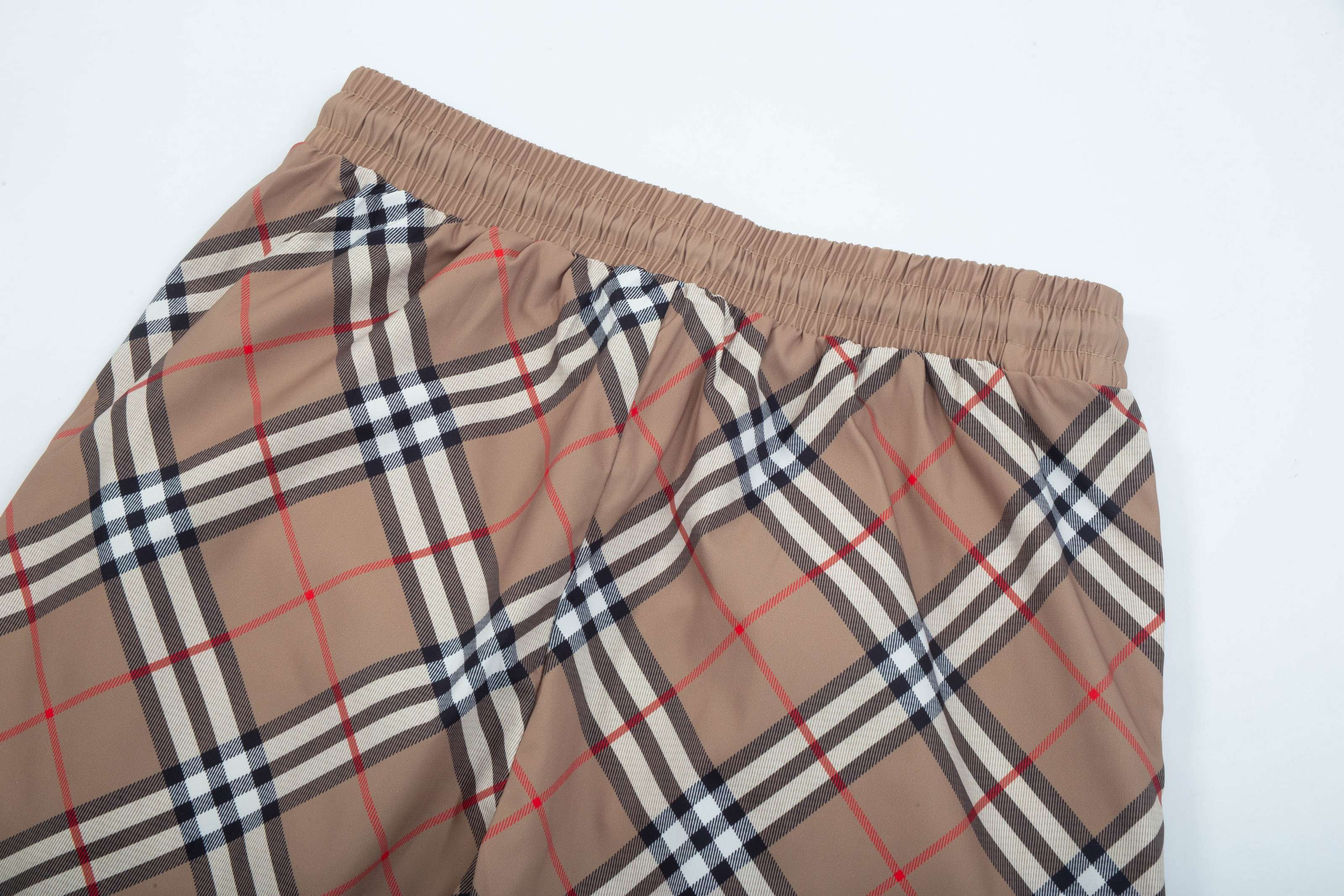 【BURBERRY  公式旗艦店】バーバリー  ショートパンツご好評に付き再入荷！250226