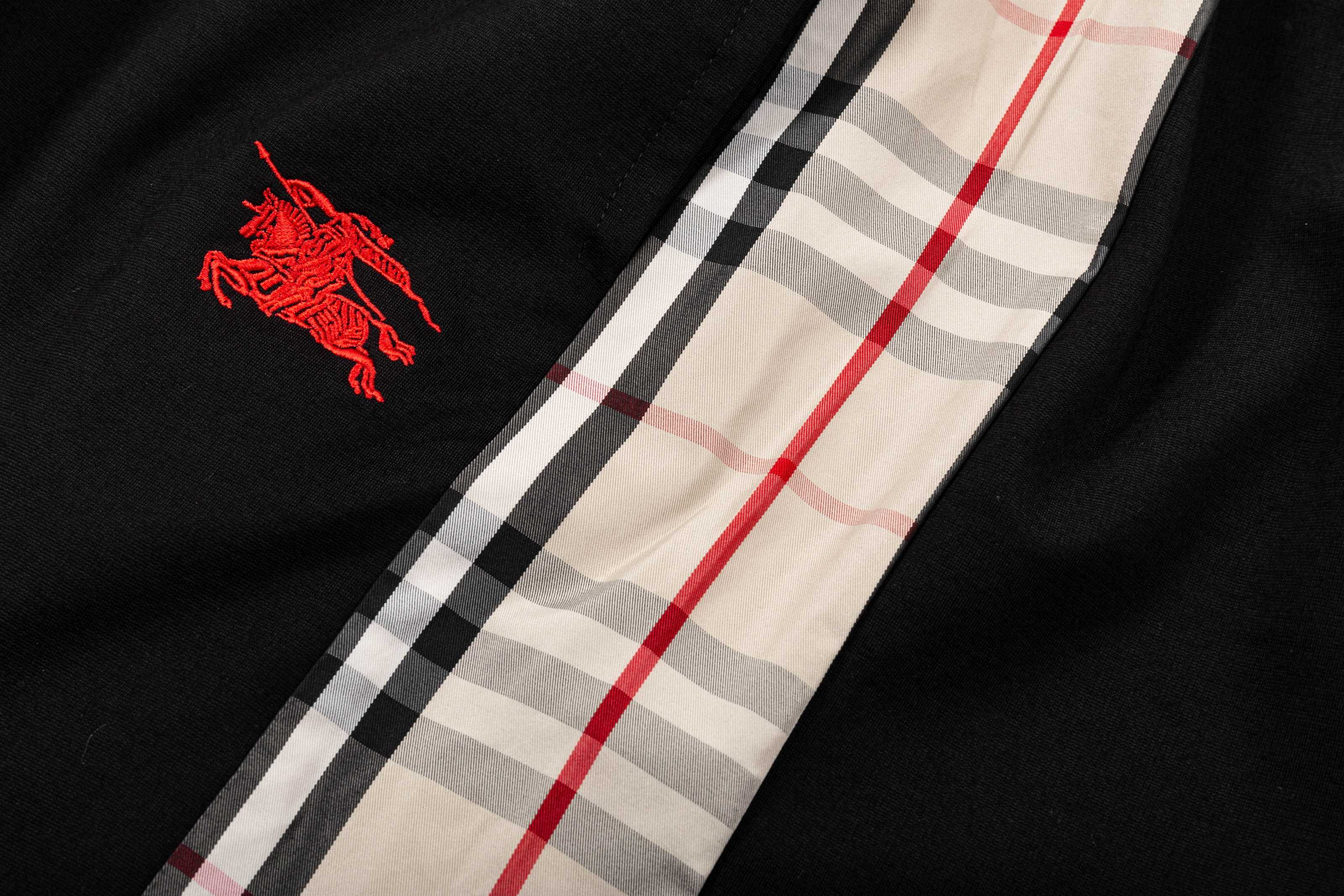 【BURBERRY  公式旗艦店】バーバリー  ショートパンツご好評に付き再入荷！250226