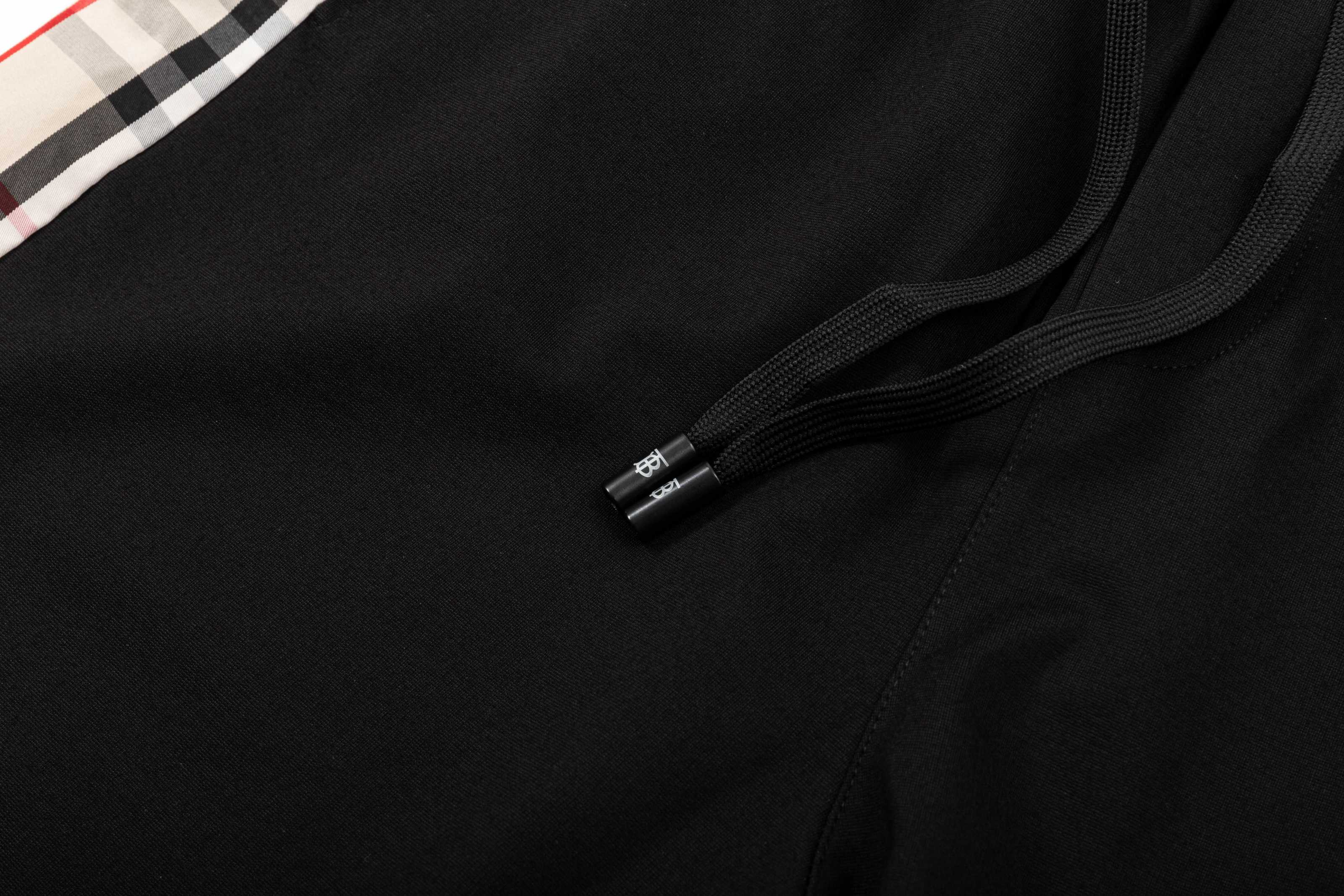 【BURBERRY  公式旗艦店】バーバリー  ショートパンツご好評に付き再入荷！250226