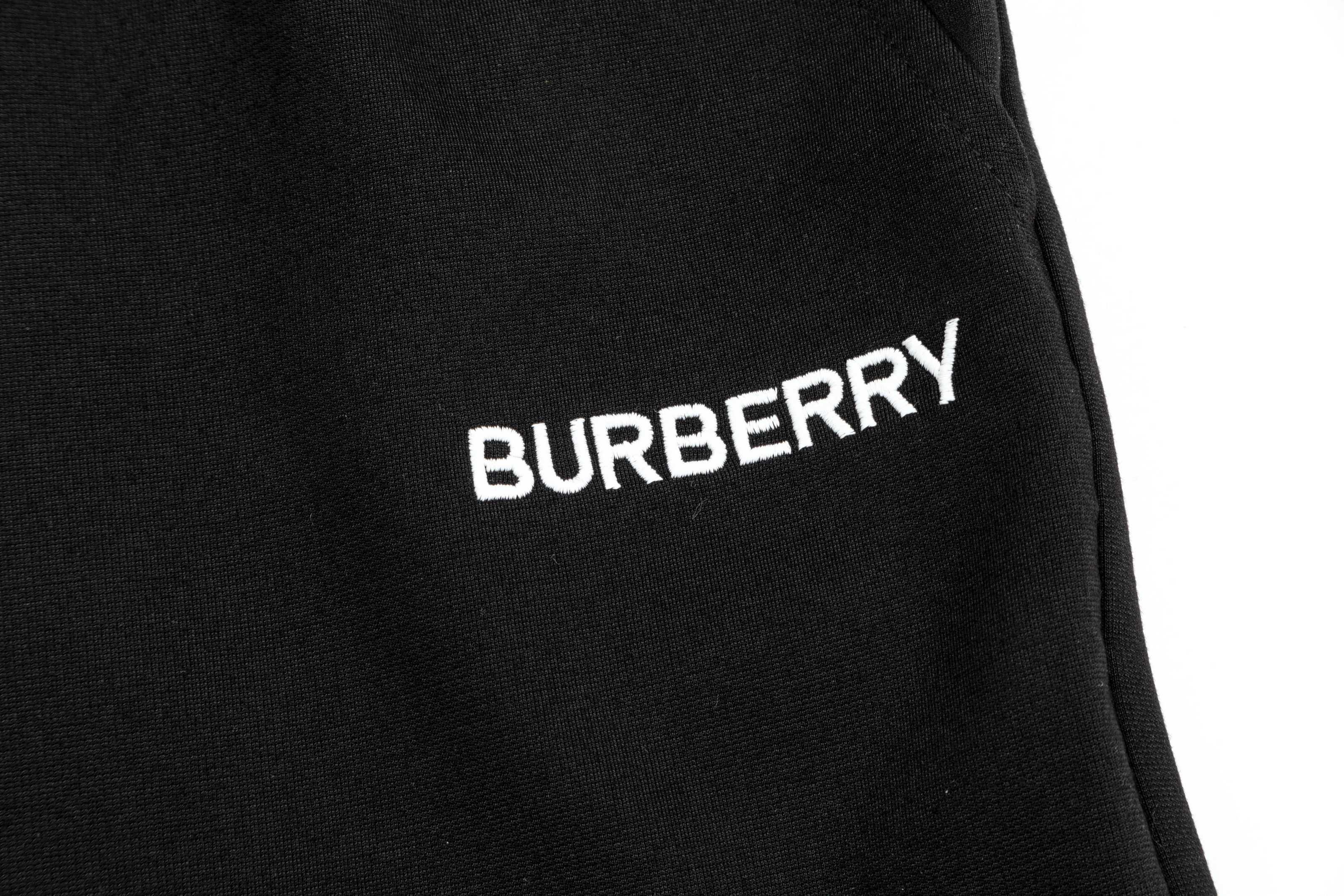 【BURBERRY  公式旗艦店】バーバリー  ショートパンツご好評に付き再入荷！250226