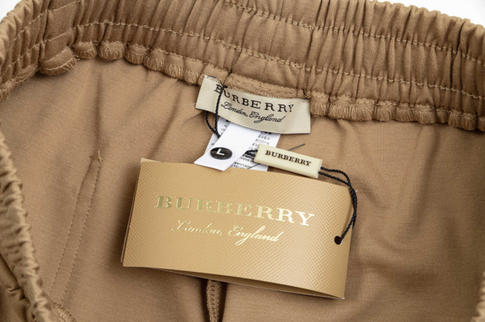 【BURBERRY  公式旗艦店】バーバリー  ショートパンツご好評に付き再入荷！250226