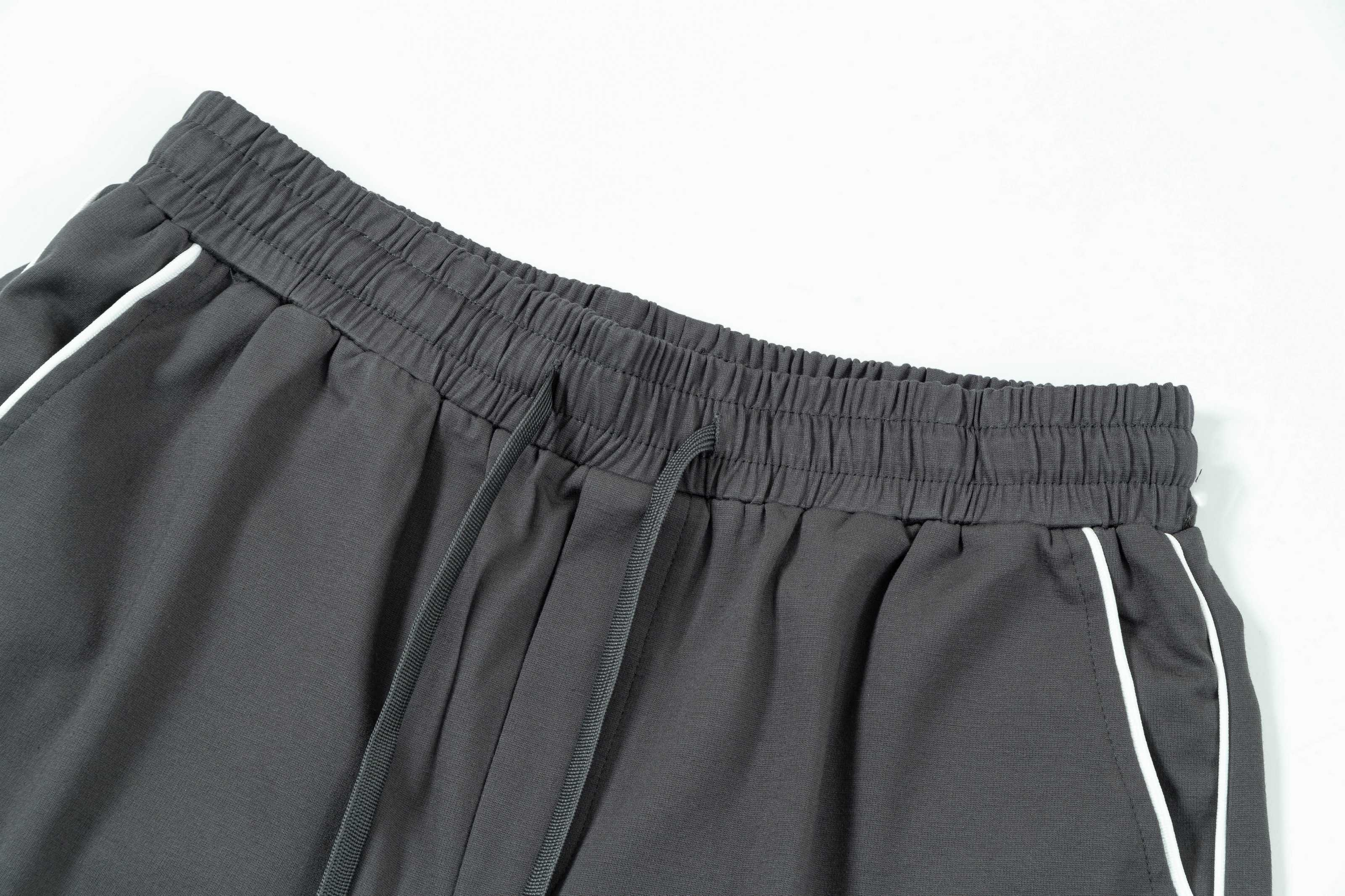 【PRADA  公式旗艦店】プラダ ショートパンツご好評に付き再入荷！250226