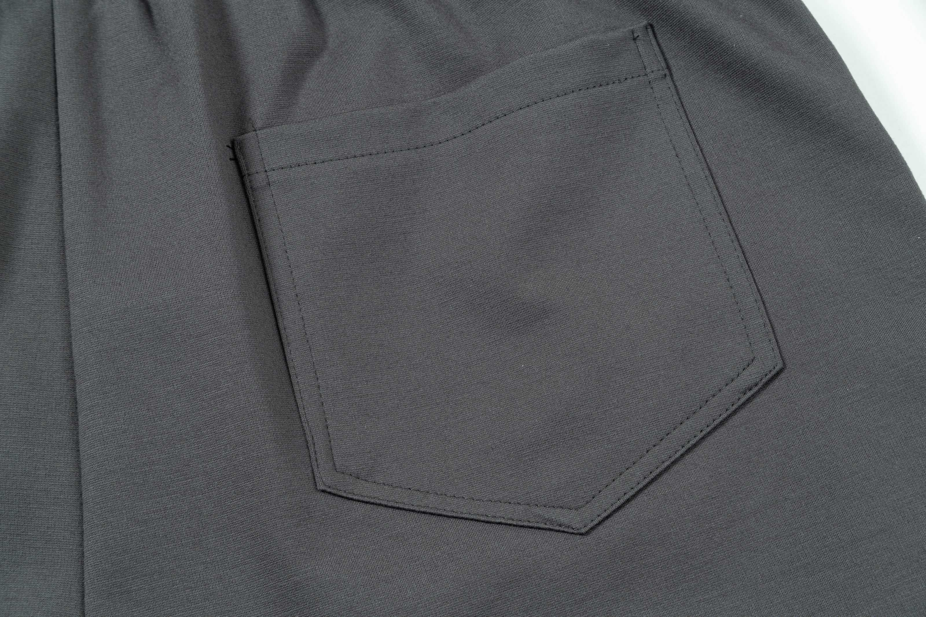 【PRADA  公式旗艦店】プラダ ショートパンツご好評に付き再入荷！250226