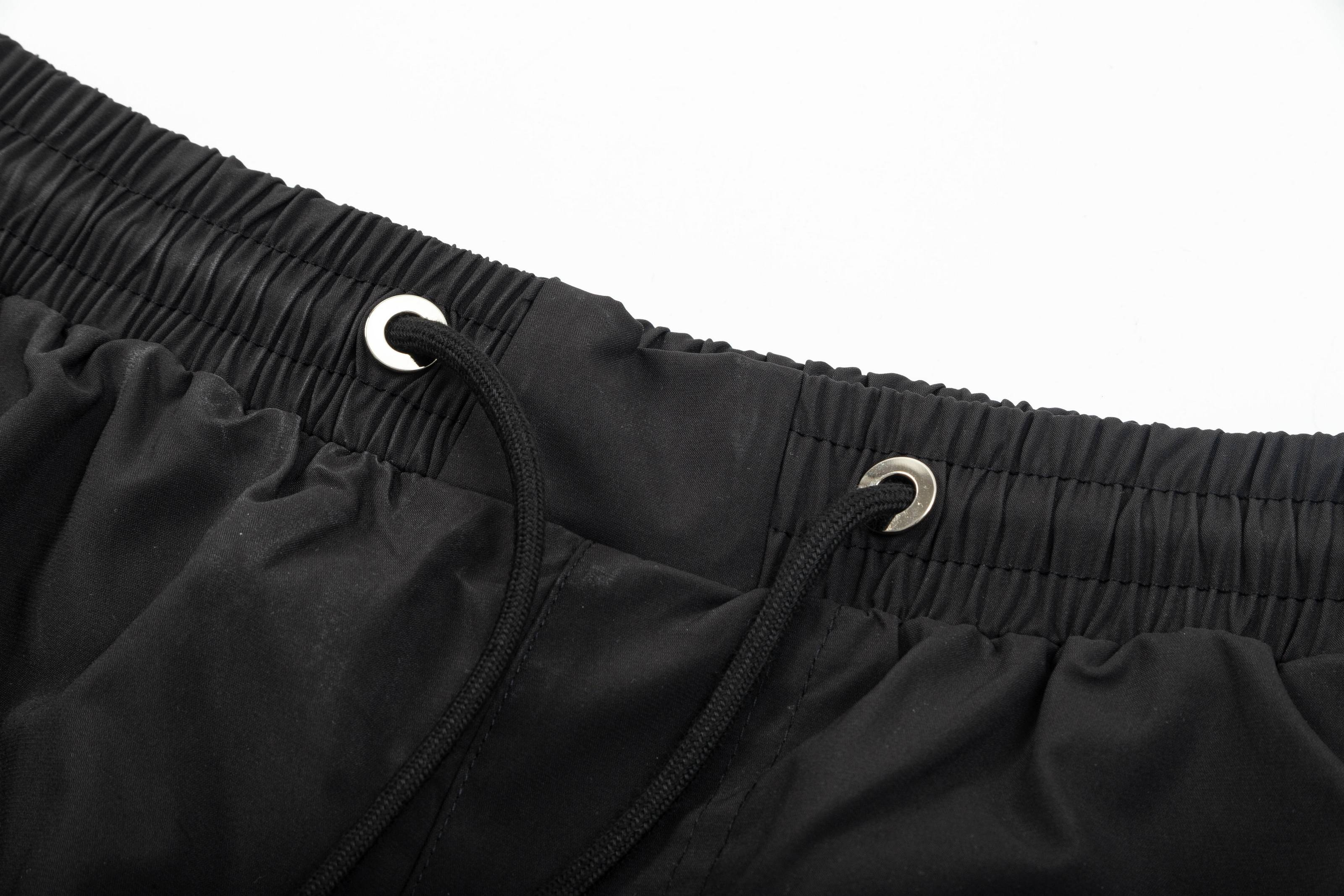 【PRADA  公式旗艦店】プラダ ショートパンツご好評に付き再入荷！250227