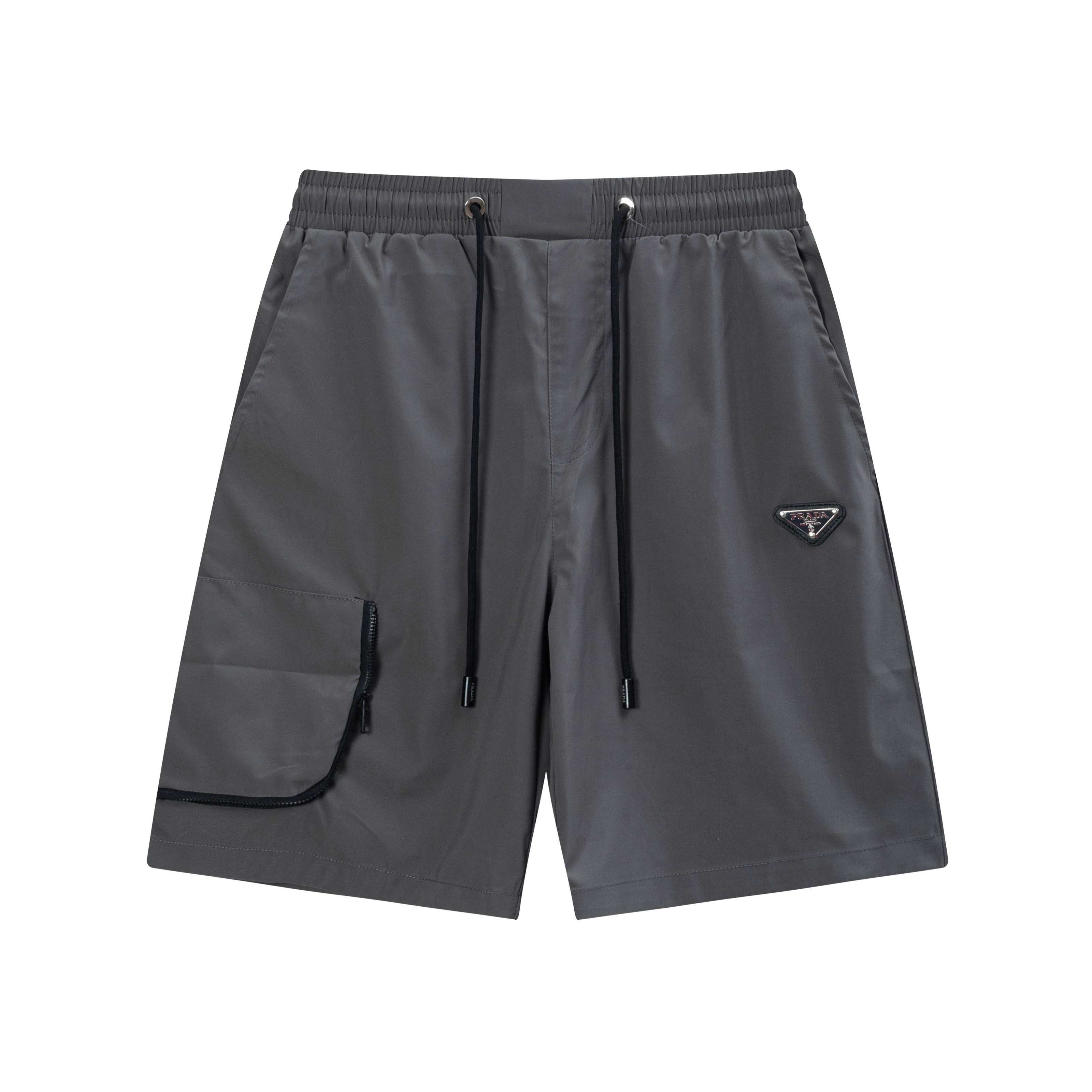 【PRADA  公式旗艦店】プラダ ショートパンツご好評に付き再入荷！250227