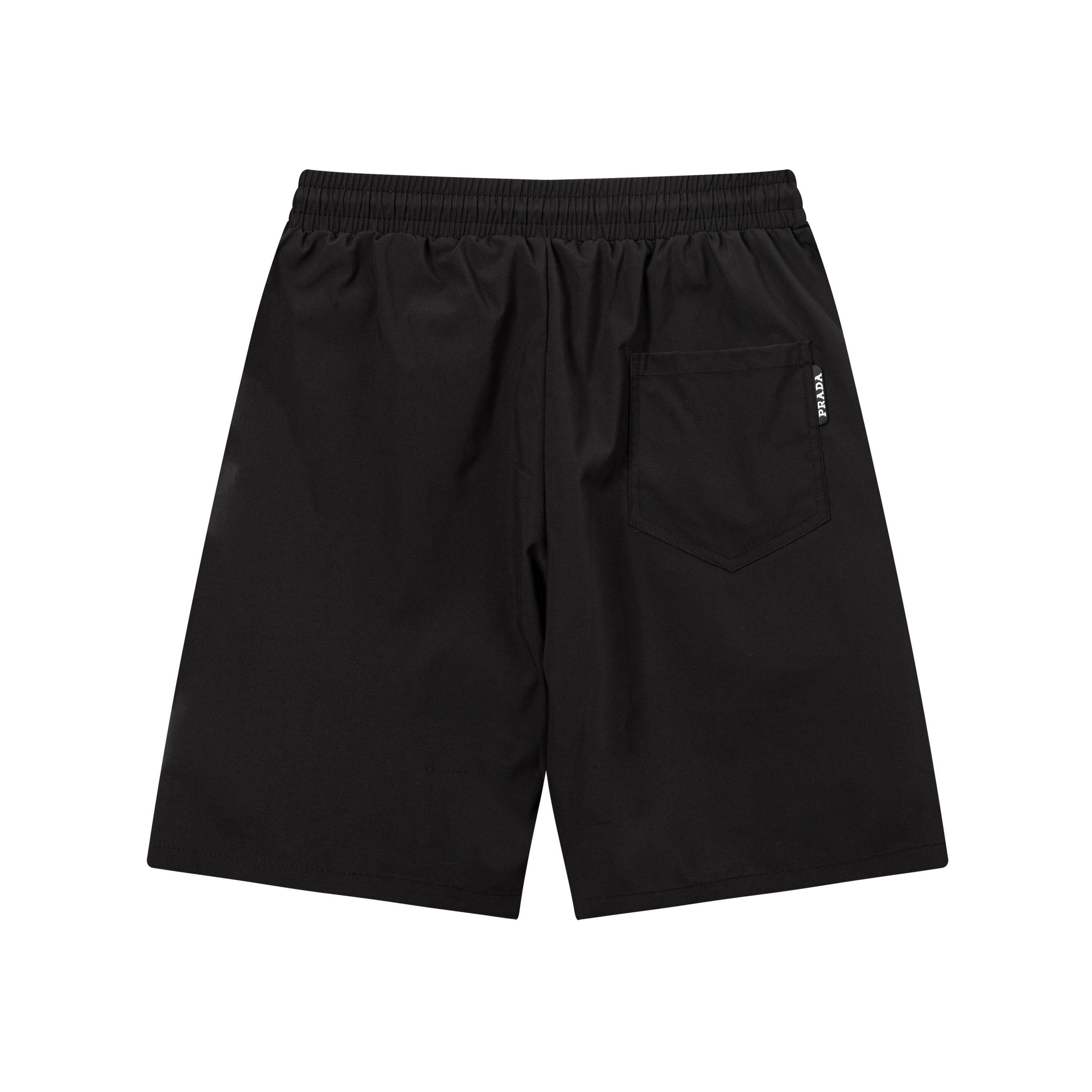 【PRADA  公式旗艦店】プラダ  ショートパンツご好評に付き再入荷！250227