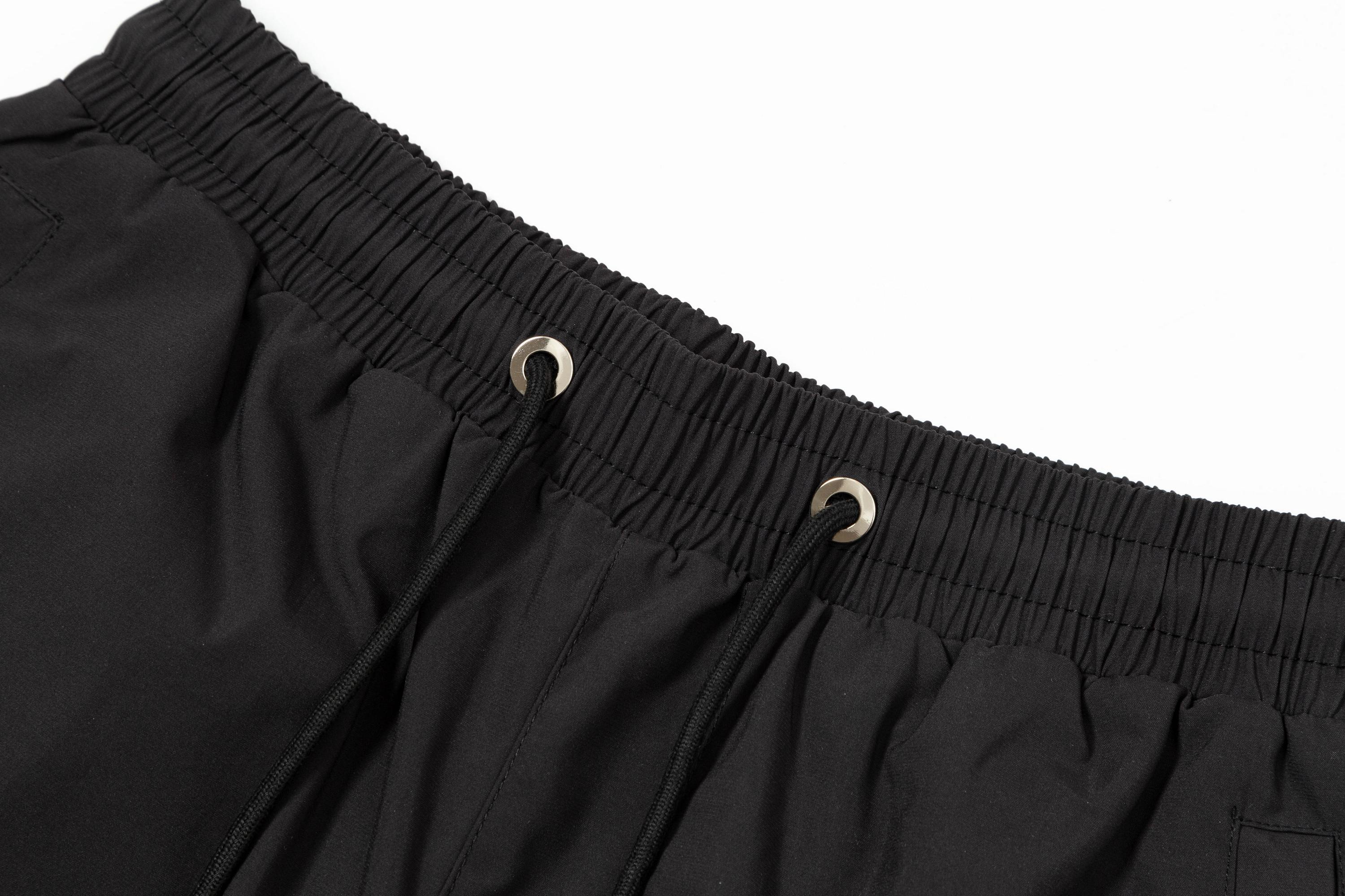 【PRADA  公式旗艦店】プラダ  ショートパンツご好評に付き再入荷！250227