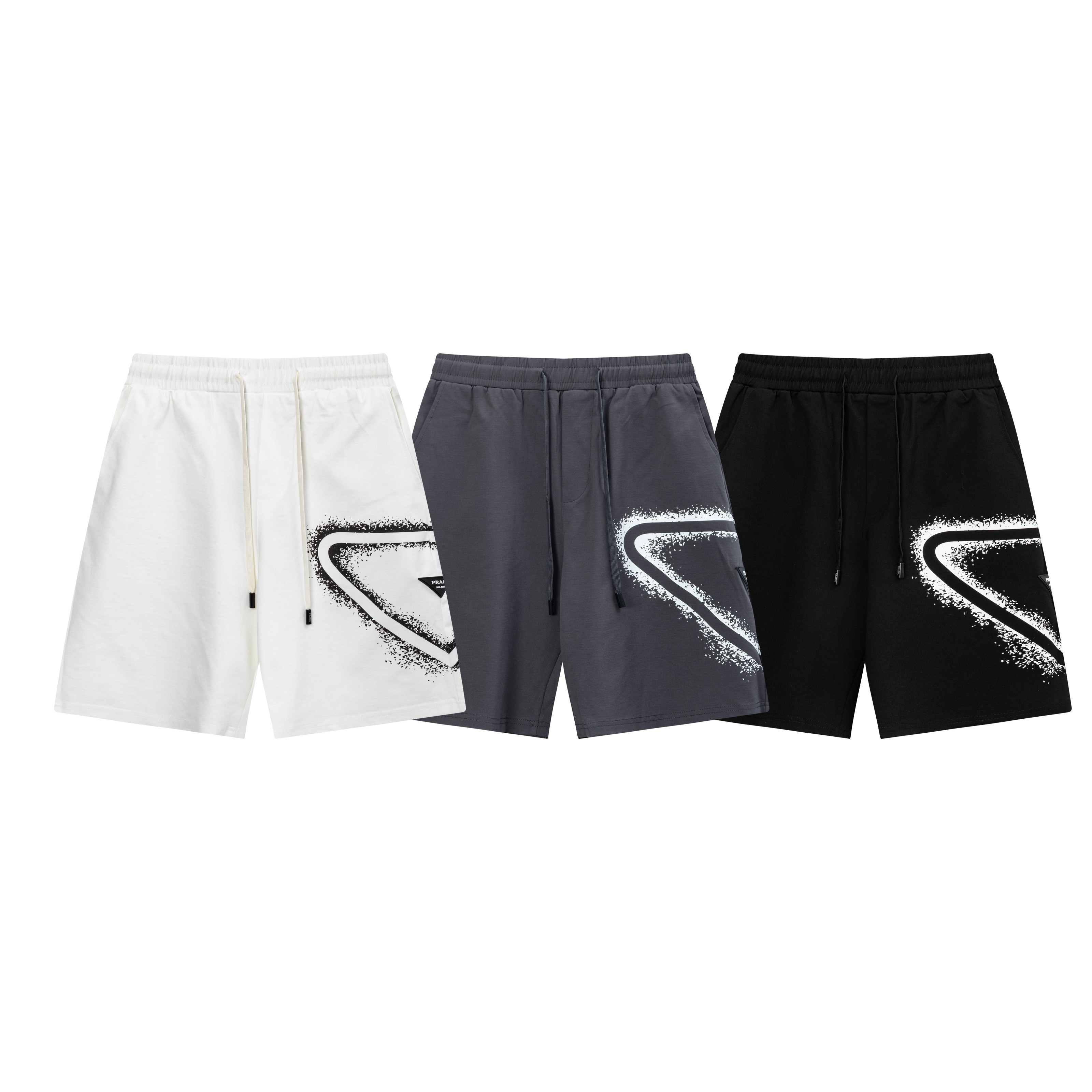 【PRADA  公式旗艦店】プラダ ショートパンツご好評に付き再入荷！250227