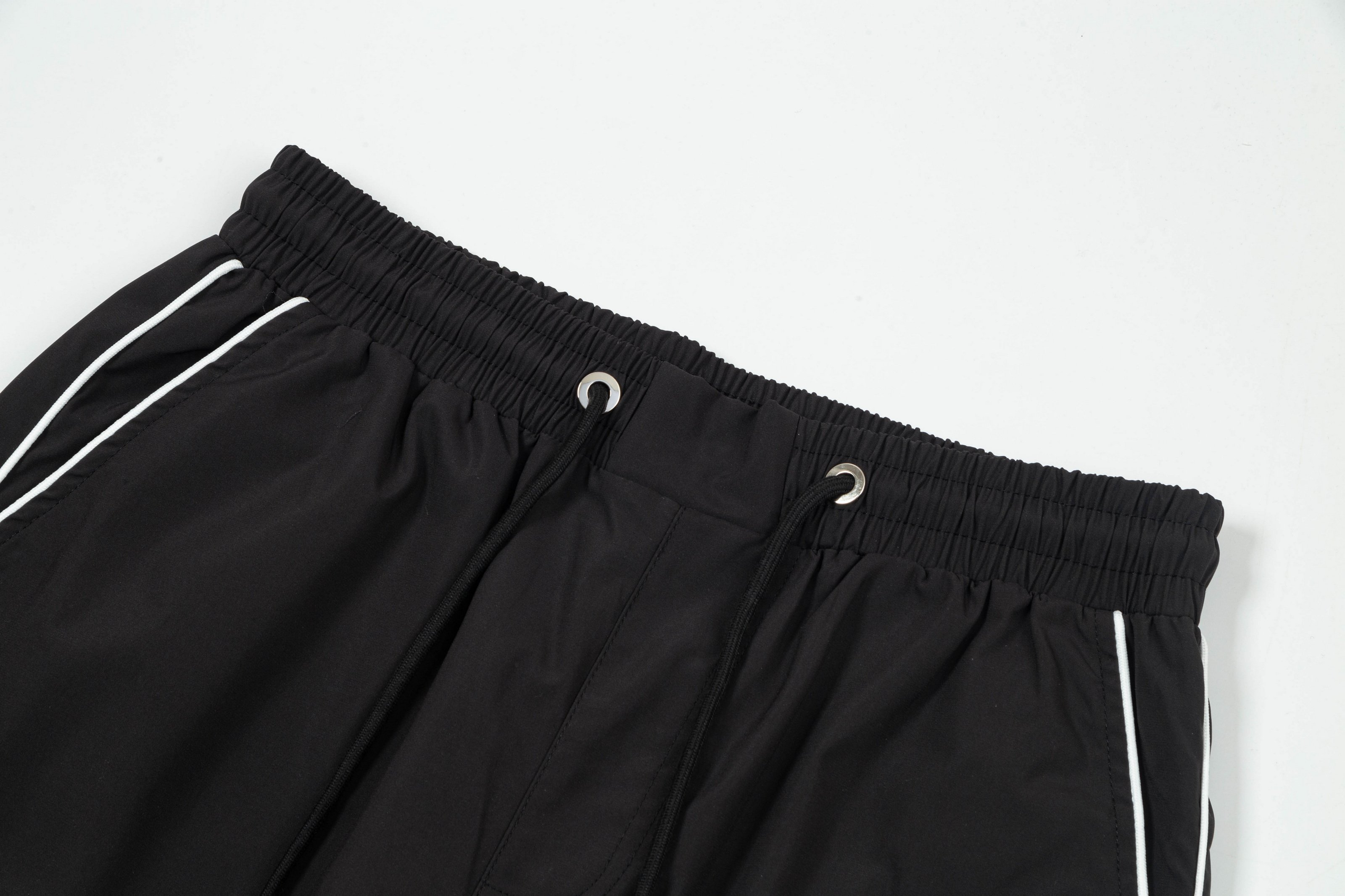 【BALENCIAGA  公式旗艦店】バレンシアガ   ショートパンツご好評に付き再入荷！250226