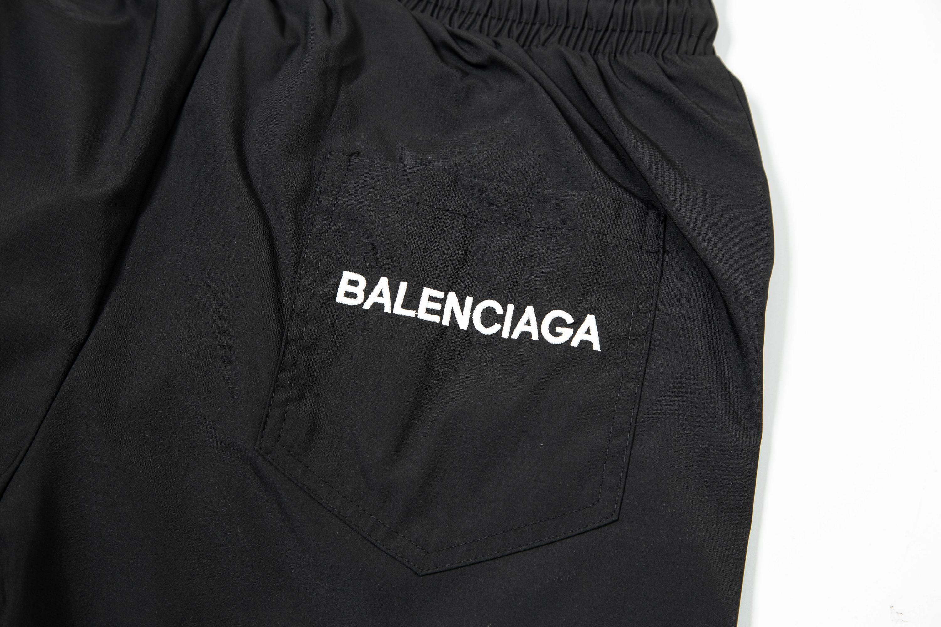 【BALENCIAGA  公式旗艦店】バレンシアガ   ショートパンツご好評に付き再入荷！250227